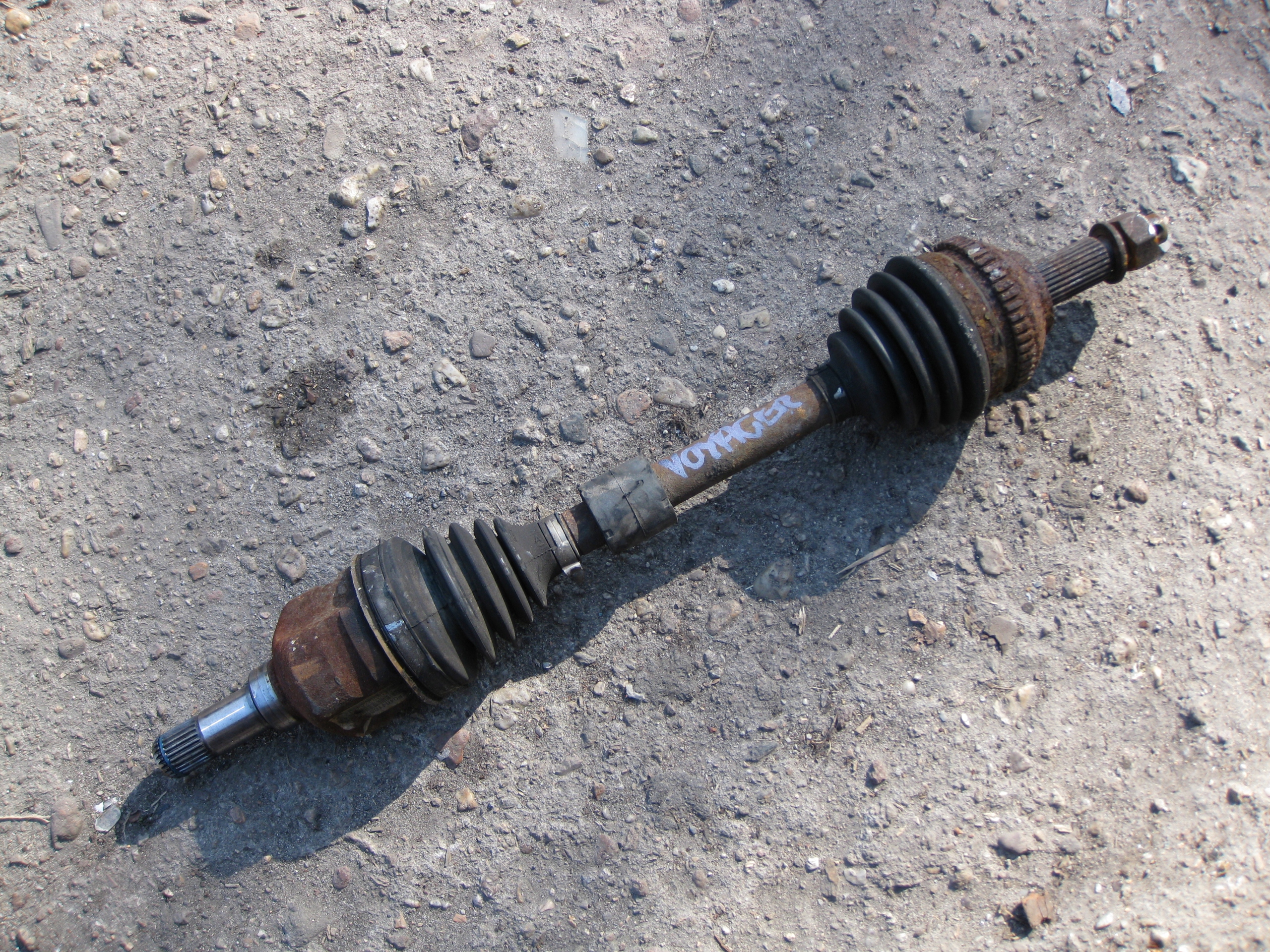 CHRYSLER VOYAGER 2.8 CRD semi-axis left front 04641855AE