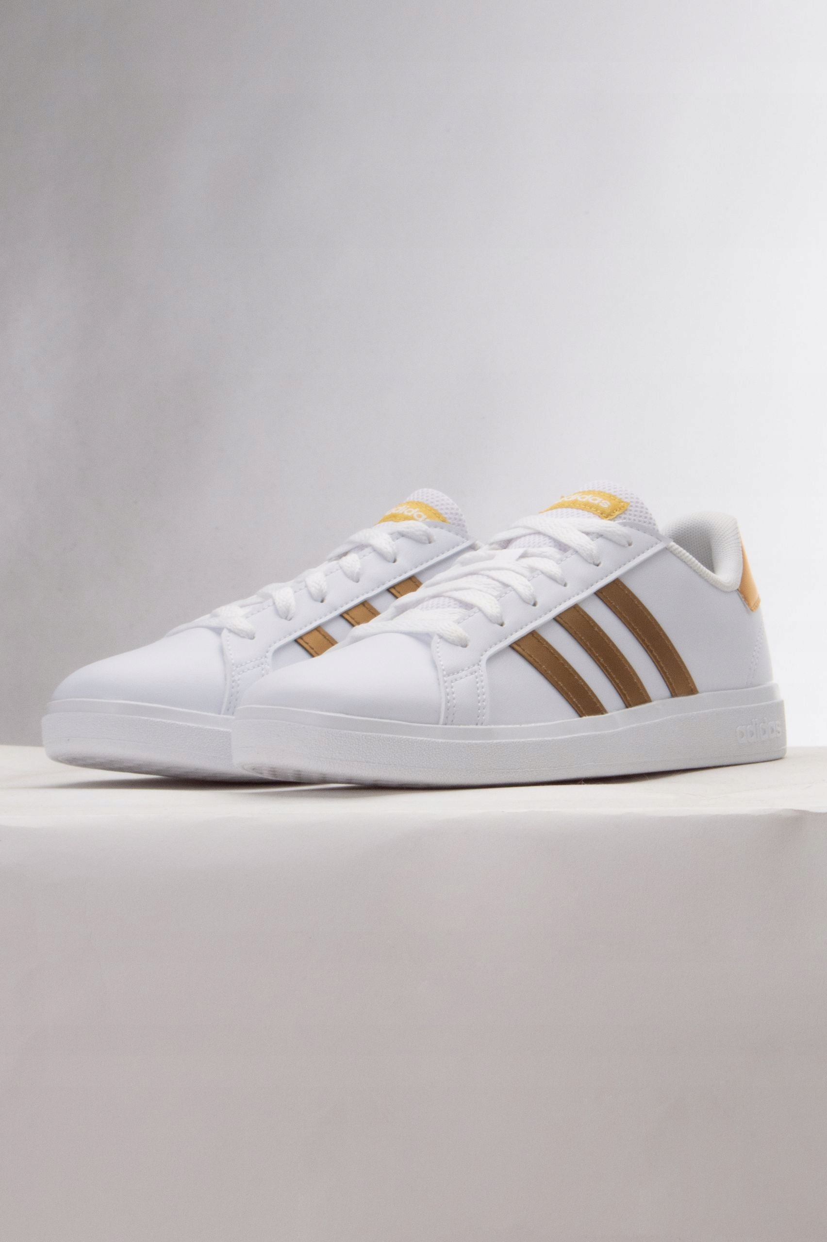 adidas grand court trainers junior