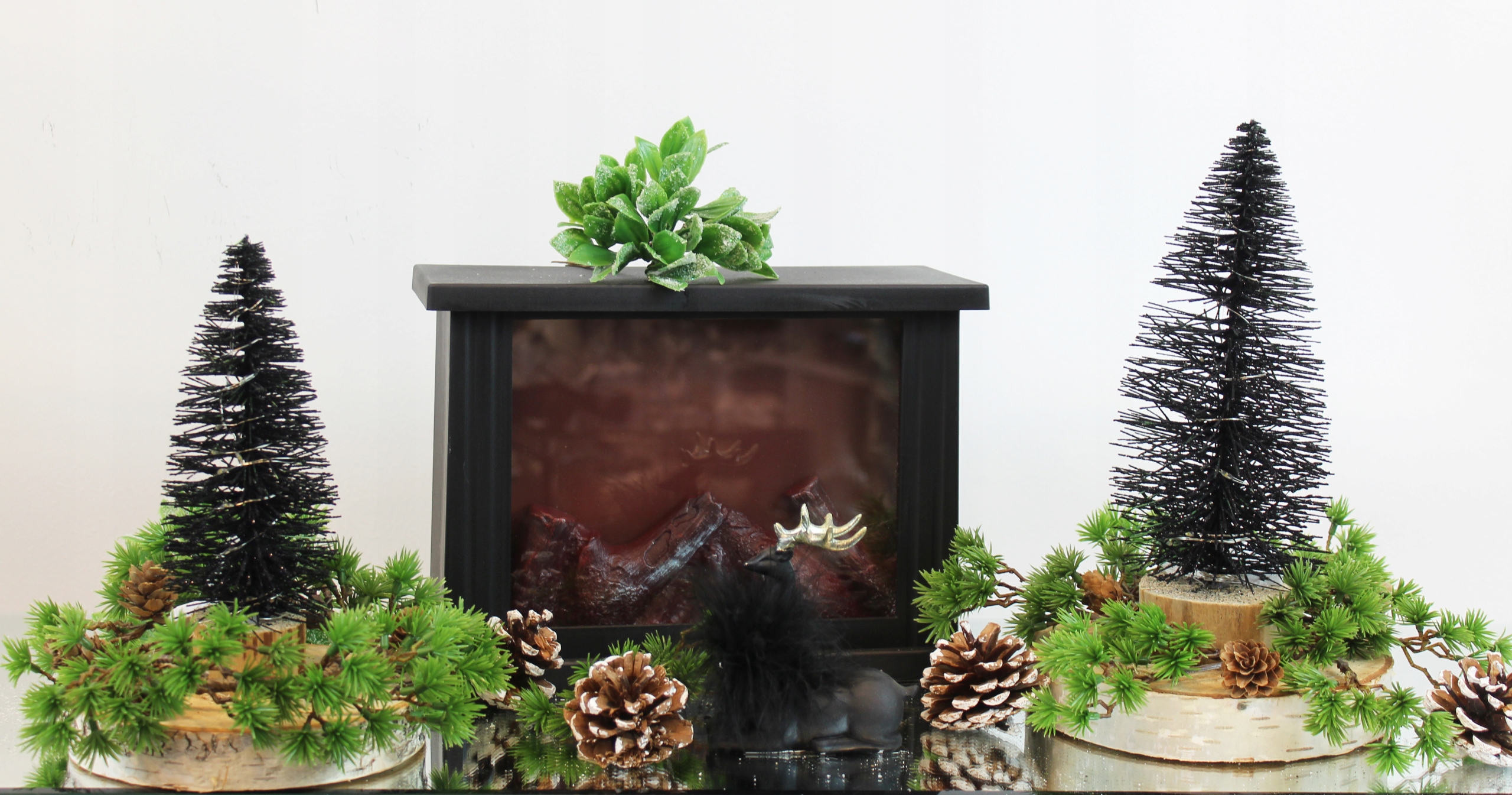 Mini choinka na pieńku z oświetleniem LED 20 cm sr Rodzaj figurka