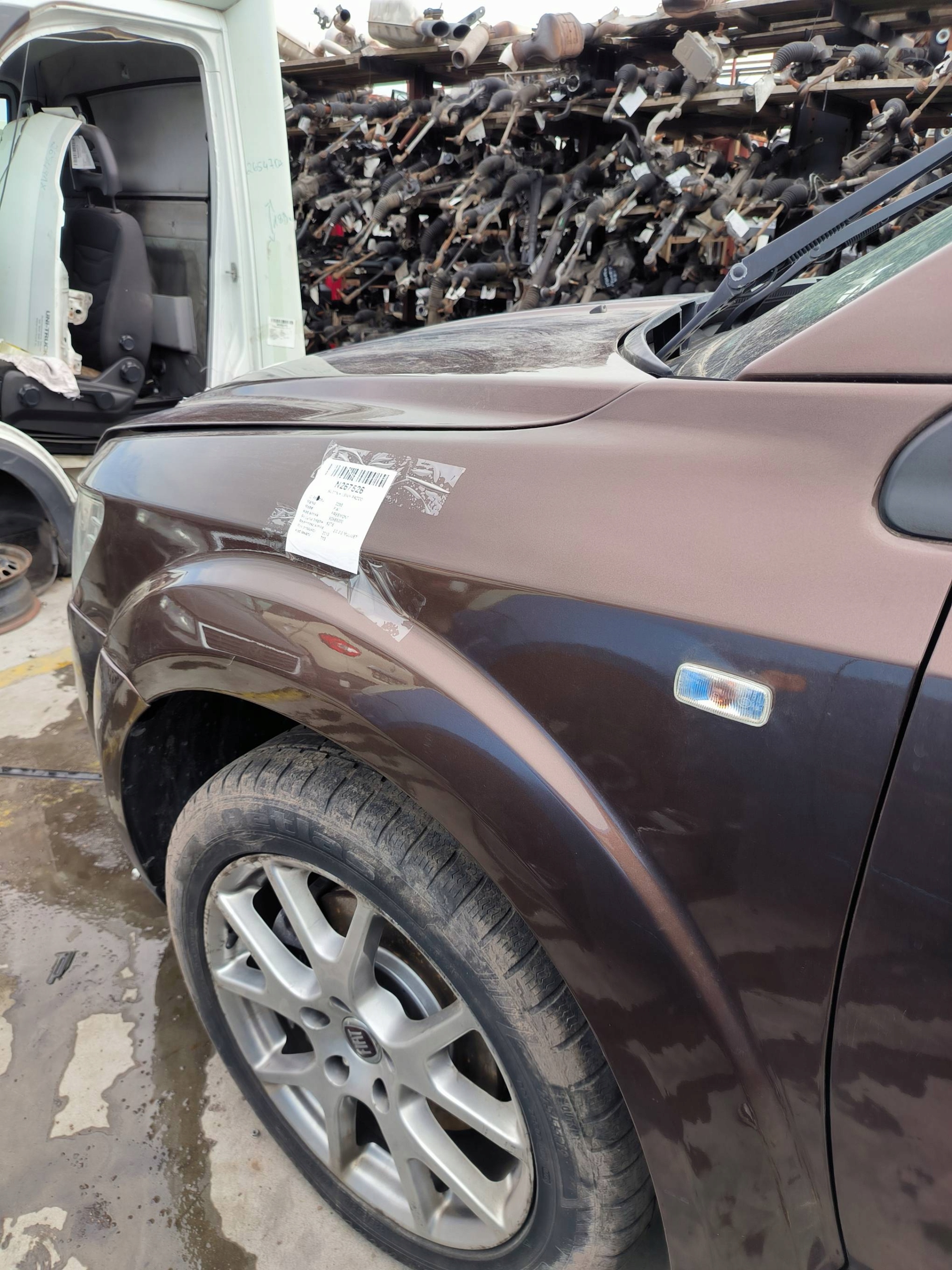 fender left front 713 FIAT FREEMONT