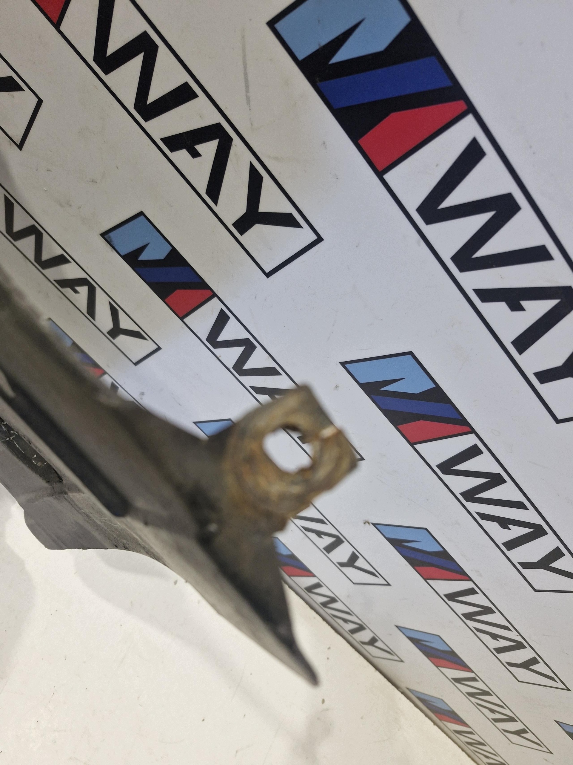 8158060 BMW E39 blende abdeckung abdeckung unterfahrschutz untere rechts