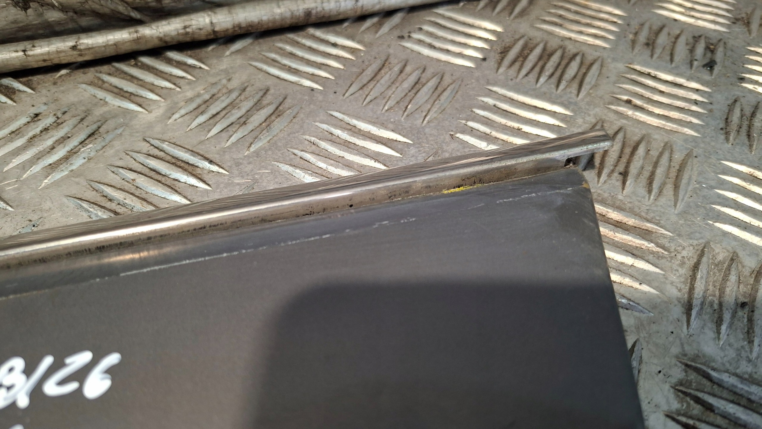 moulding door left rear part MERCEDES W126