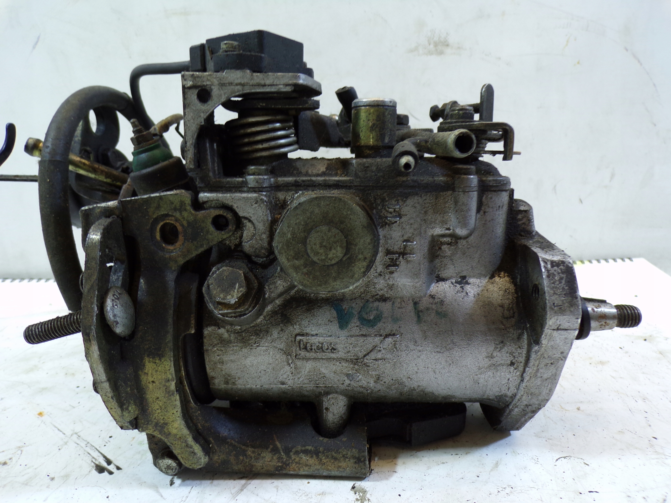 Einspritzpumpe VOLKSWAGEN VOLVO 1.9 TD R8448B031A LUCAS (K2)