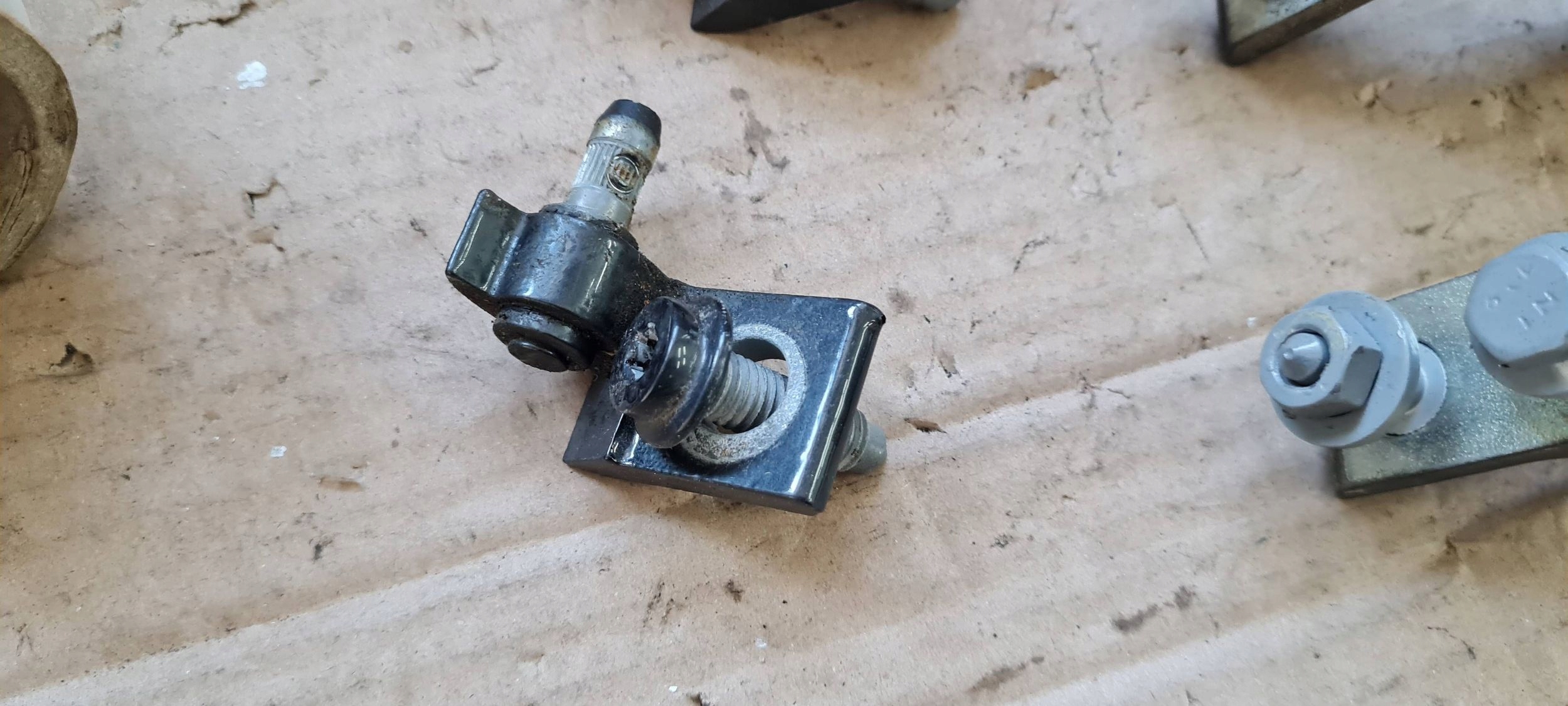 A4 B9 8W hinge hinges door left left front KOMPLET LX7L