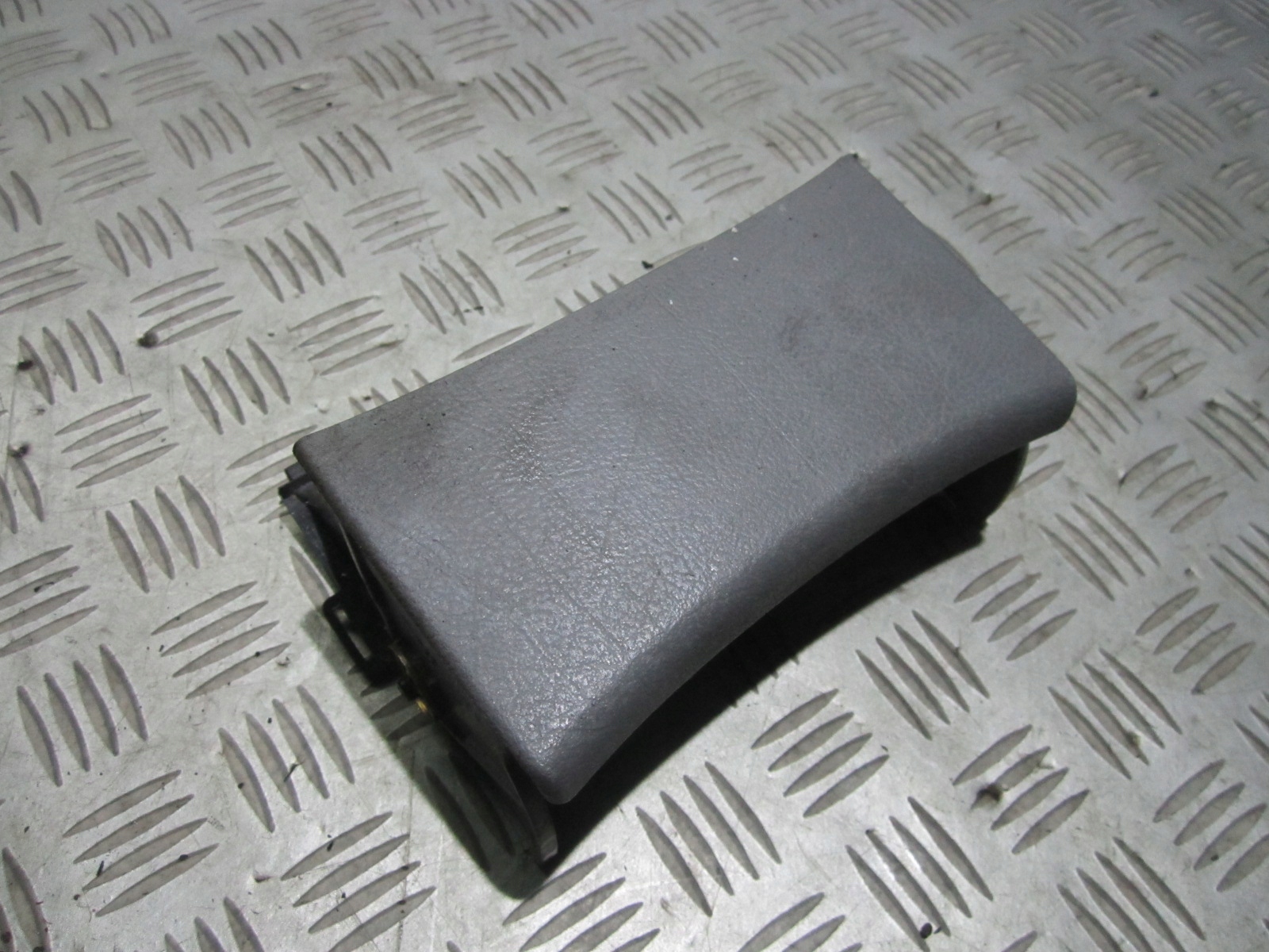 POPIELCZKA PRZÓD VW PASSAT B5