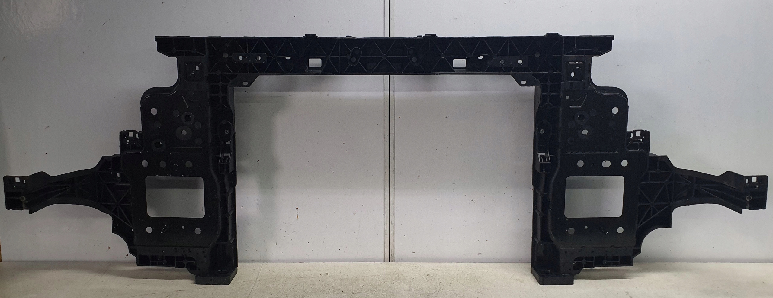 KIA EV3 24- support panel for radiators pillar iron OKULAR original 64101-DN000