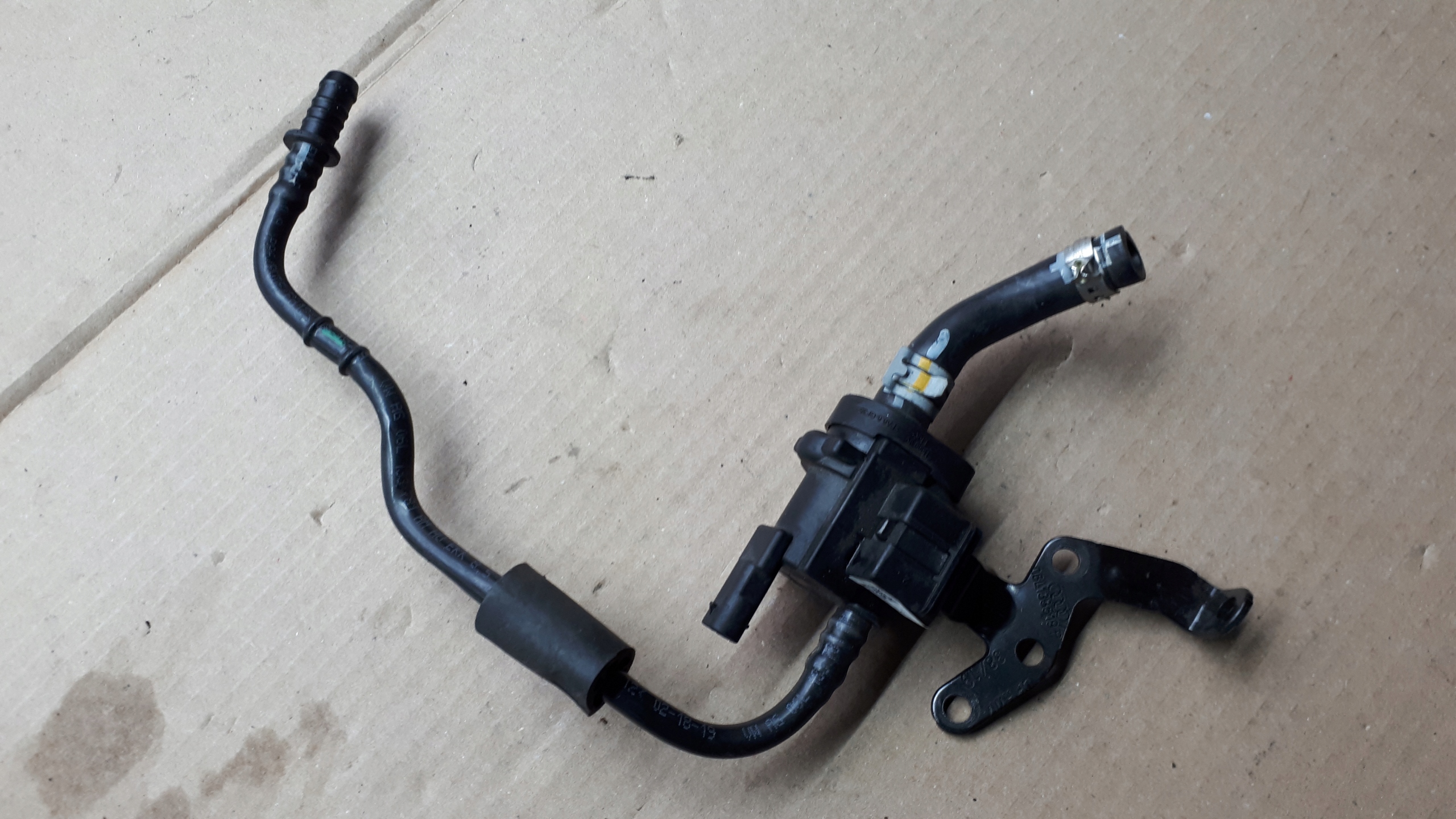 A4 B9 лифт клапан давления 2.0 TFSI 06m906517c A5