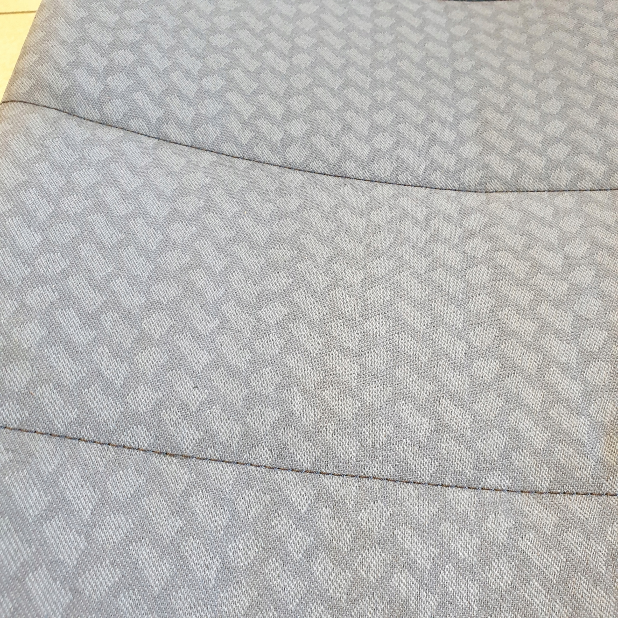 OPARCIE links WASKIE KANAPY hinten AUDI A4 B5 8D MATERIAL OE
