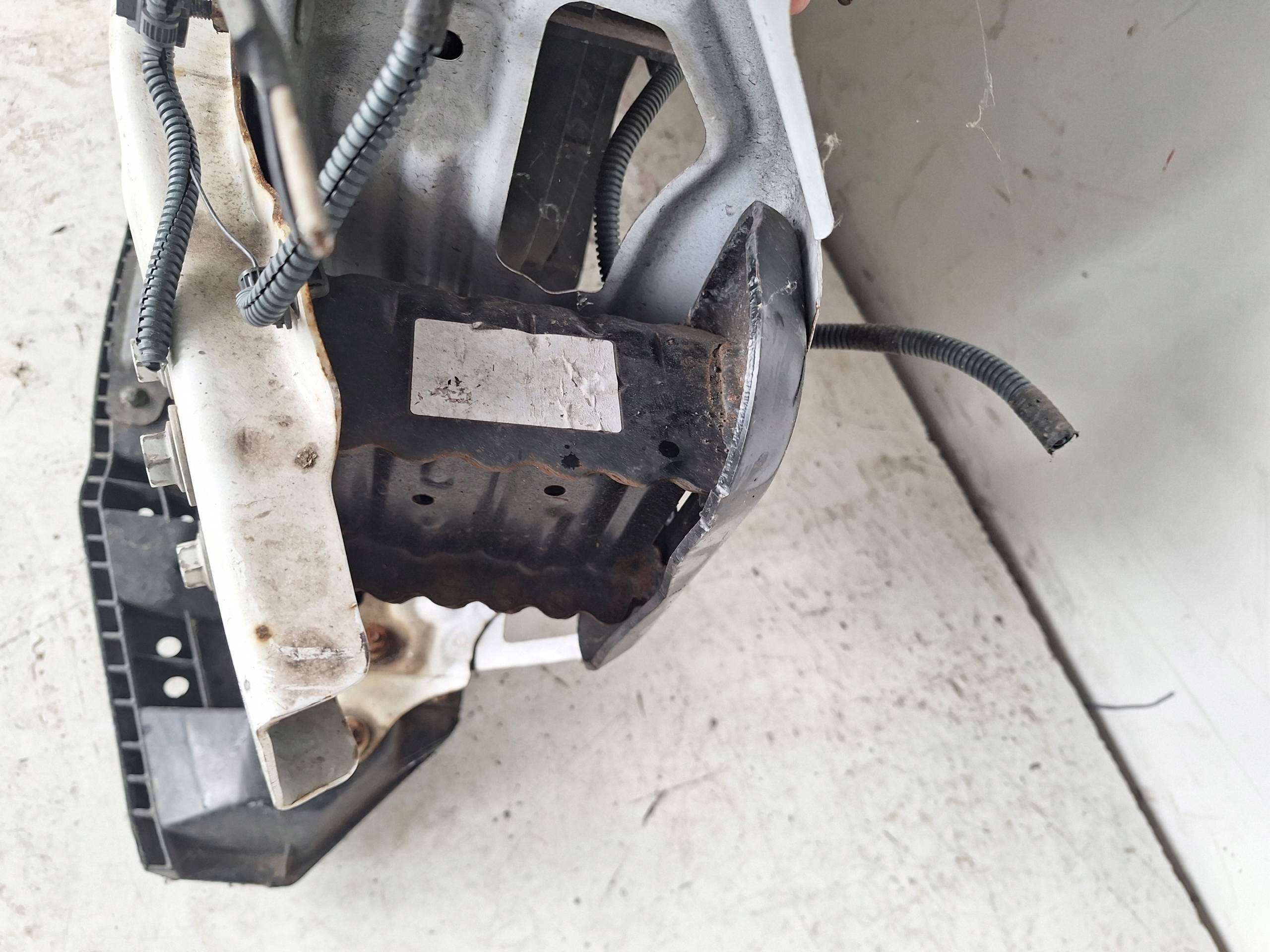TOYOTA YARIS III 11-14 support panel for radiators 1.3B