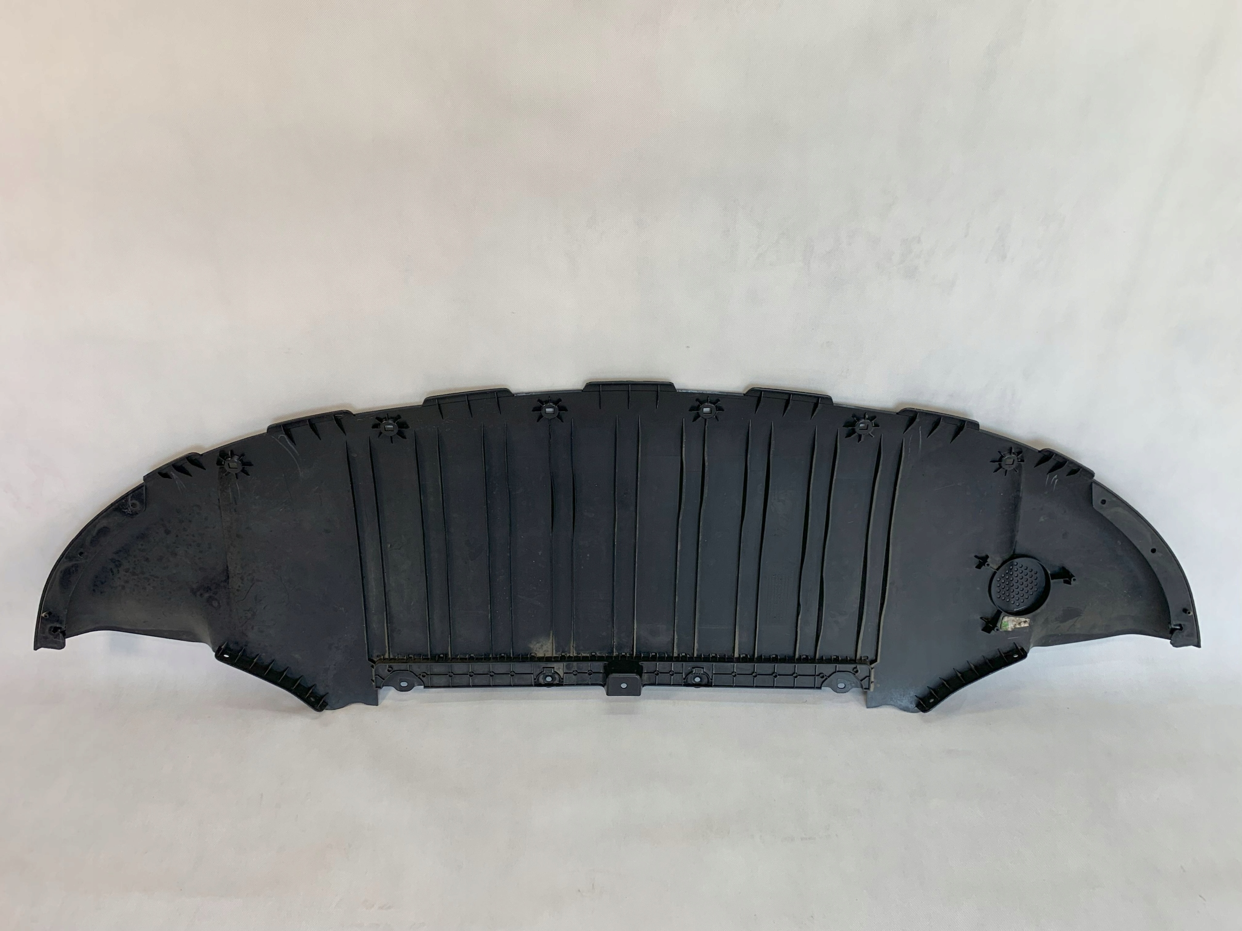 abdeckung Blende Abdeckung Frontstoßstange Tesla Model Y 20r 2020 1613579-00-C 08.25