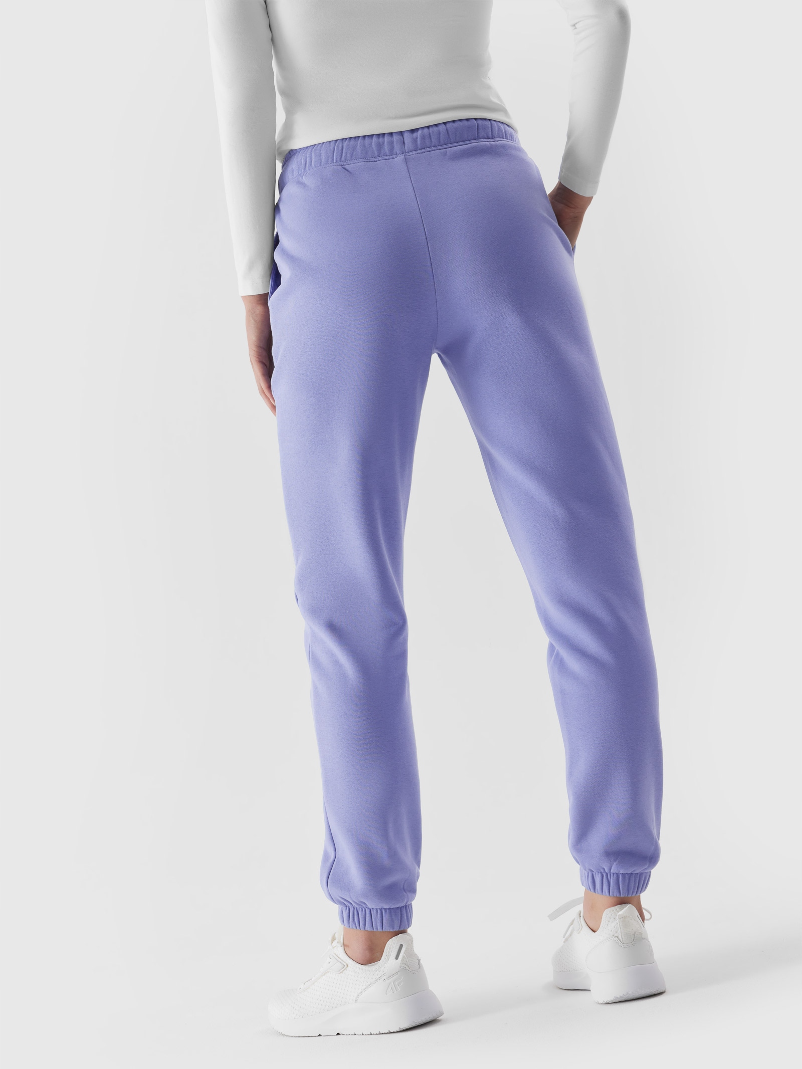 4F SPODNIE DRESOWE JOGGERY DAMSKIE Płeć kobieta