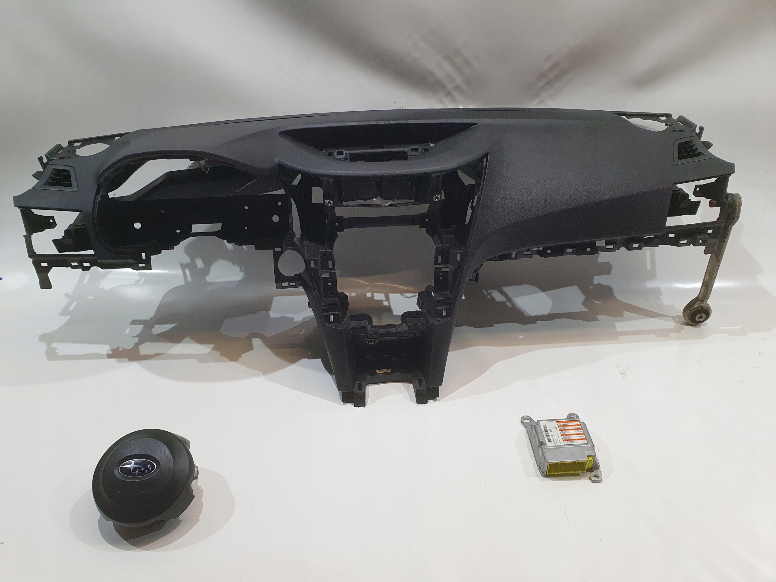 SUBARU LEGACY V DESKA ROZDZIELCZA KONSOLA AIRBAG