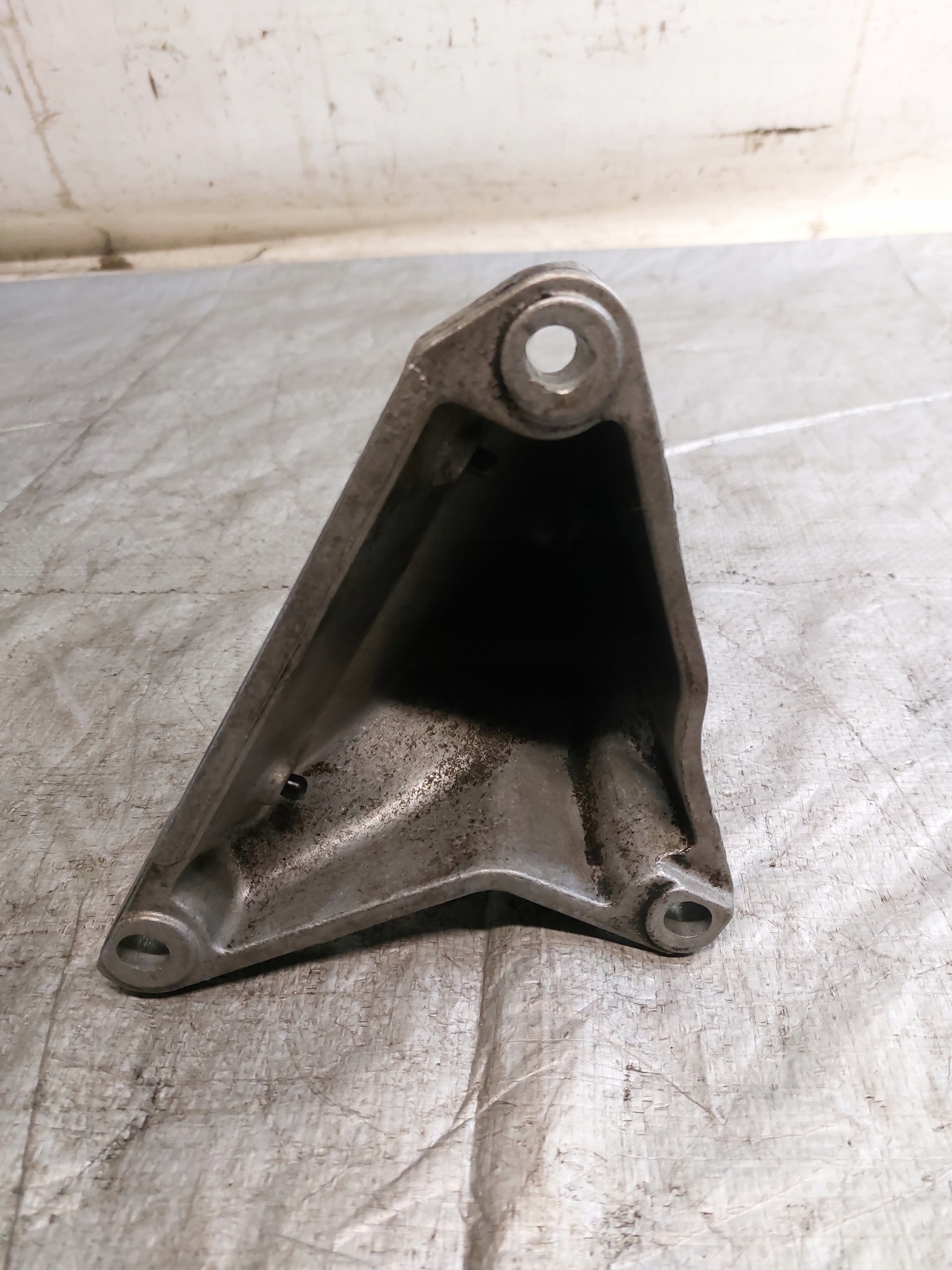 engine mount VW PASSAT B5 1.6