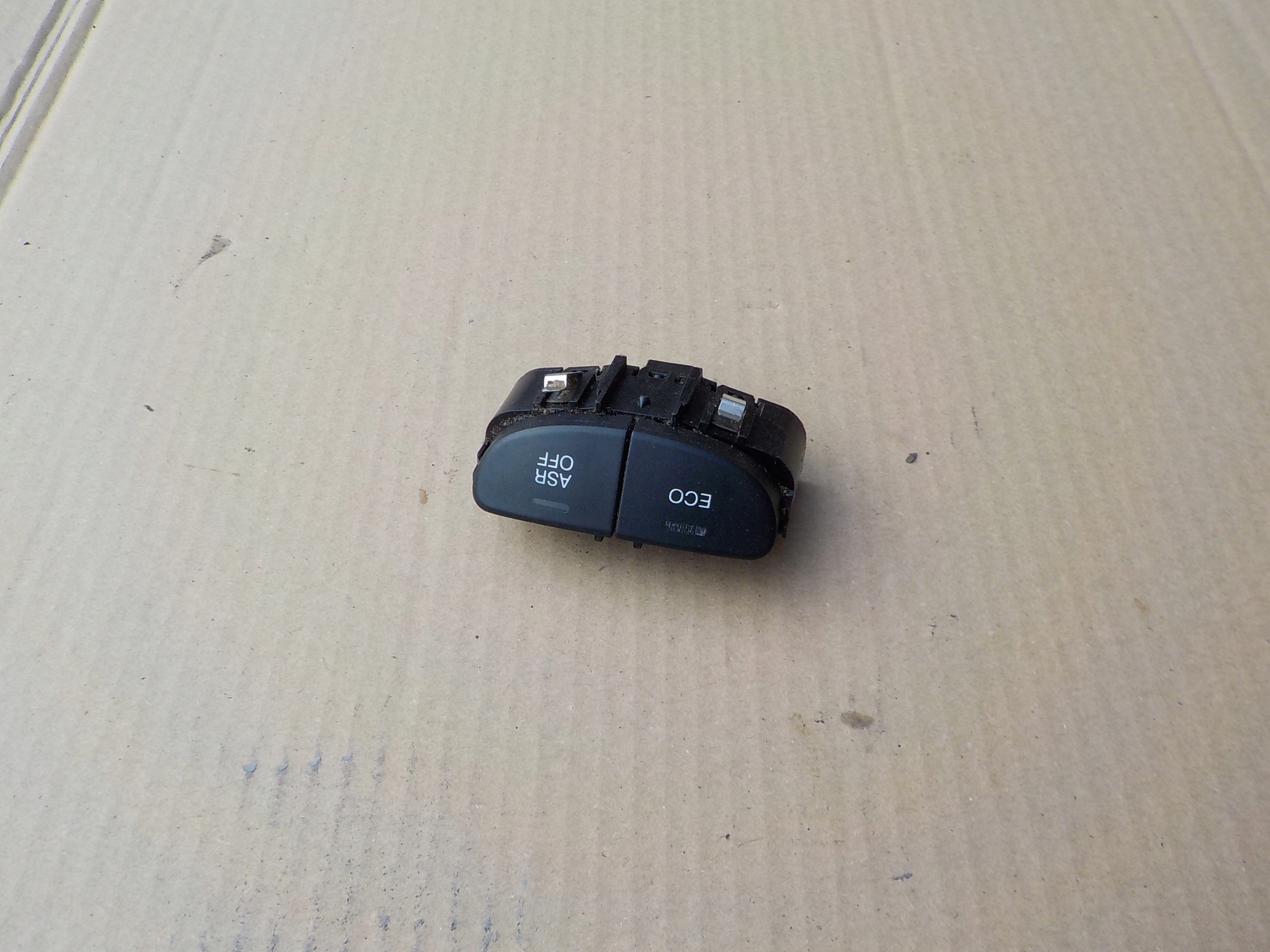 switch asr fiat 500L 735571367 735575228