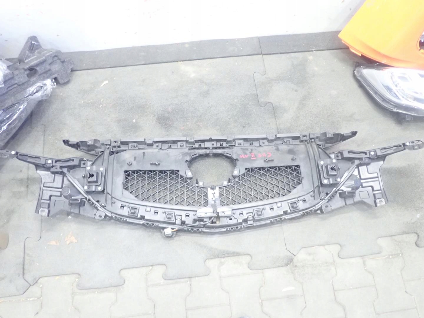 Grill MAZDA CX5 II 2017- plus kamera