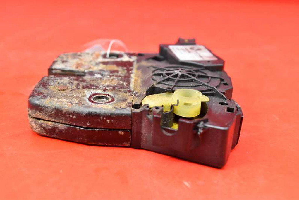 lock bonnet rear part boot 7119049 BMW E91 08-13