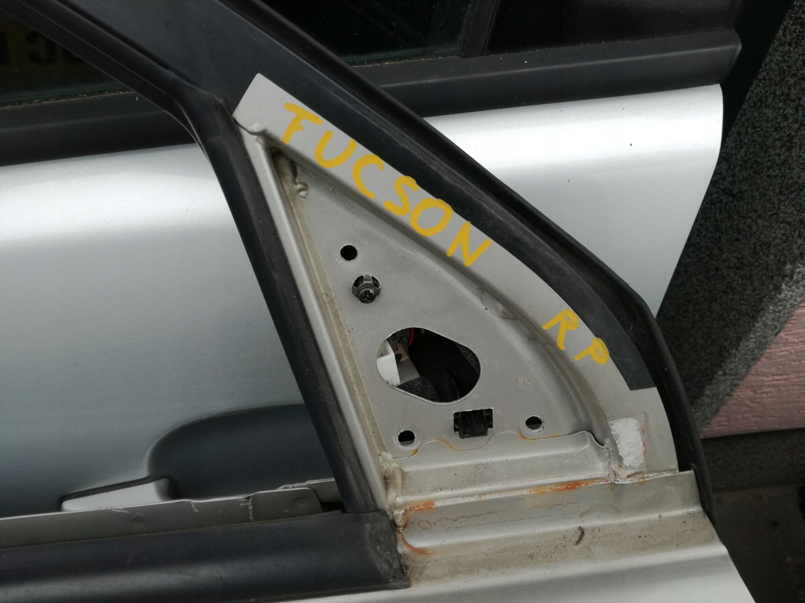 Hyundai TUCSON I 2004 - 2010 год дверь с правая передняя YK
