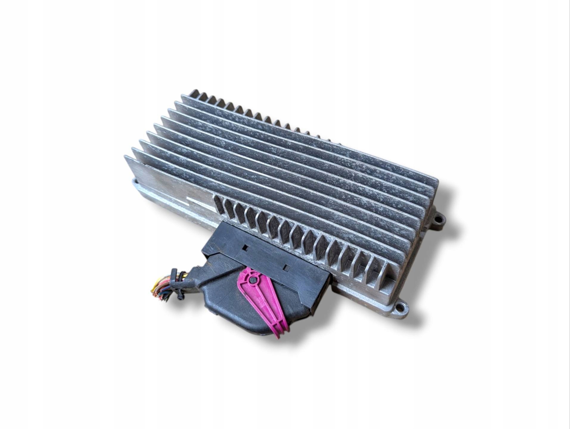 amplifier radia Audi A4 B8 2009 8R0035223E