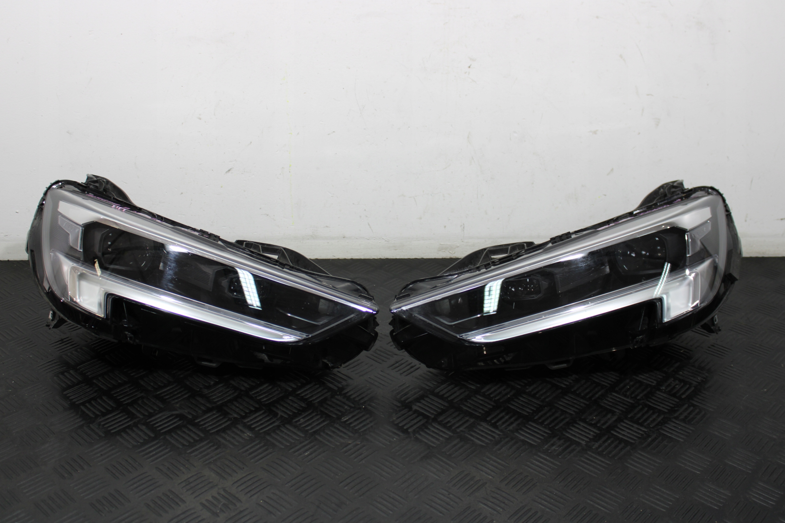 lights front LED OPEL INSIGNIA B LIFT 39136836 39136835