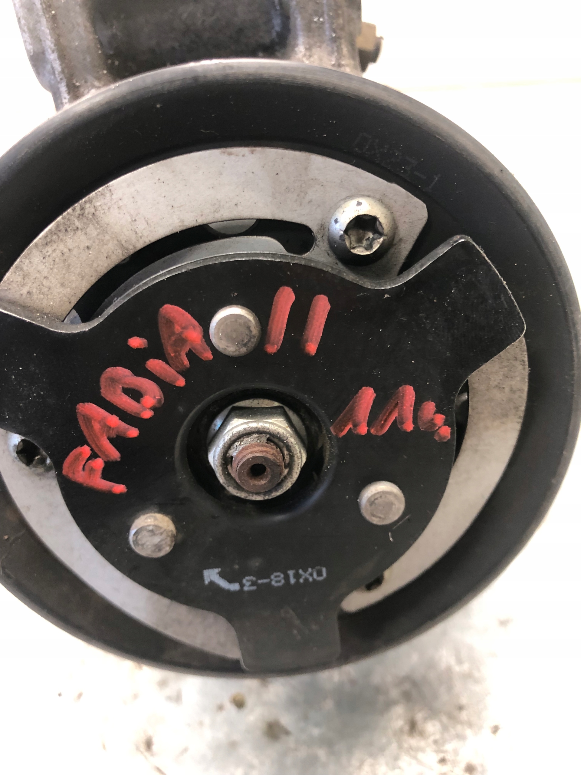 компрессор кондиционера 1.9tdi 105KM BLS LEON Audi A3 PASSAT B6 5N0820803C
