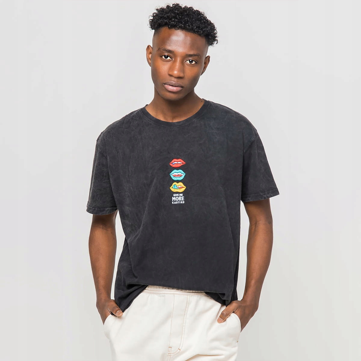 Tričko Kaotiko Washed Mouth Colors Xs, černé, Městské