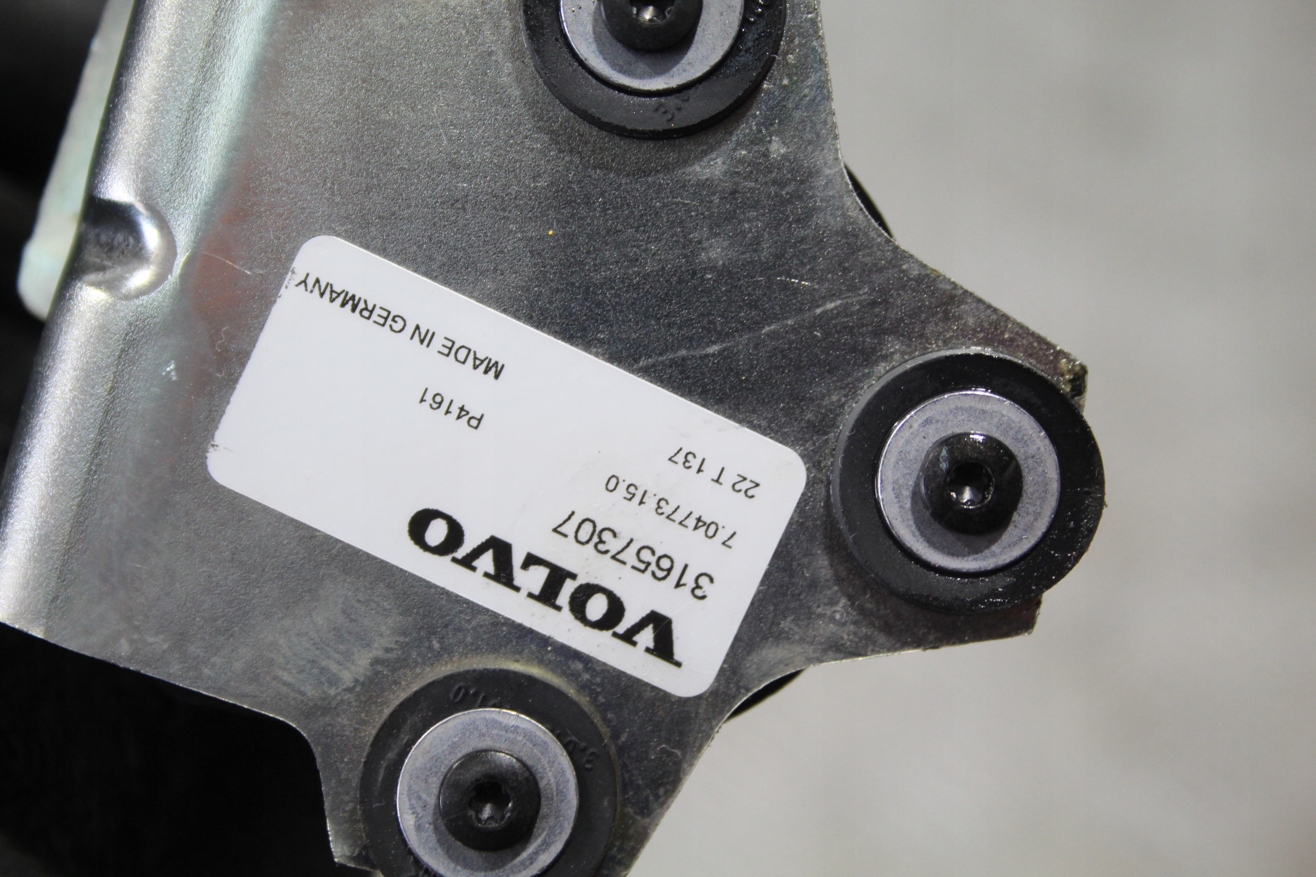 pumpa cirkulacije vode VOLVO XC60 II 2 LIFT 31657307