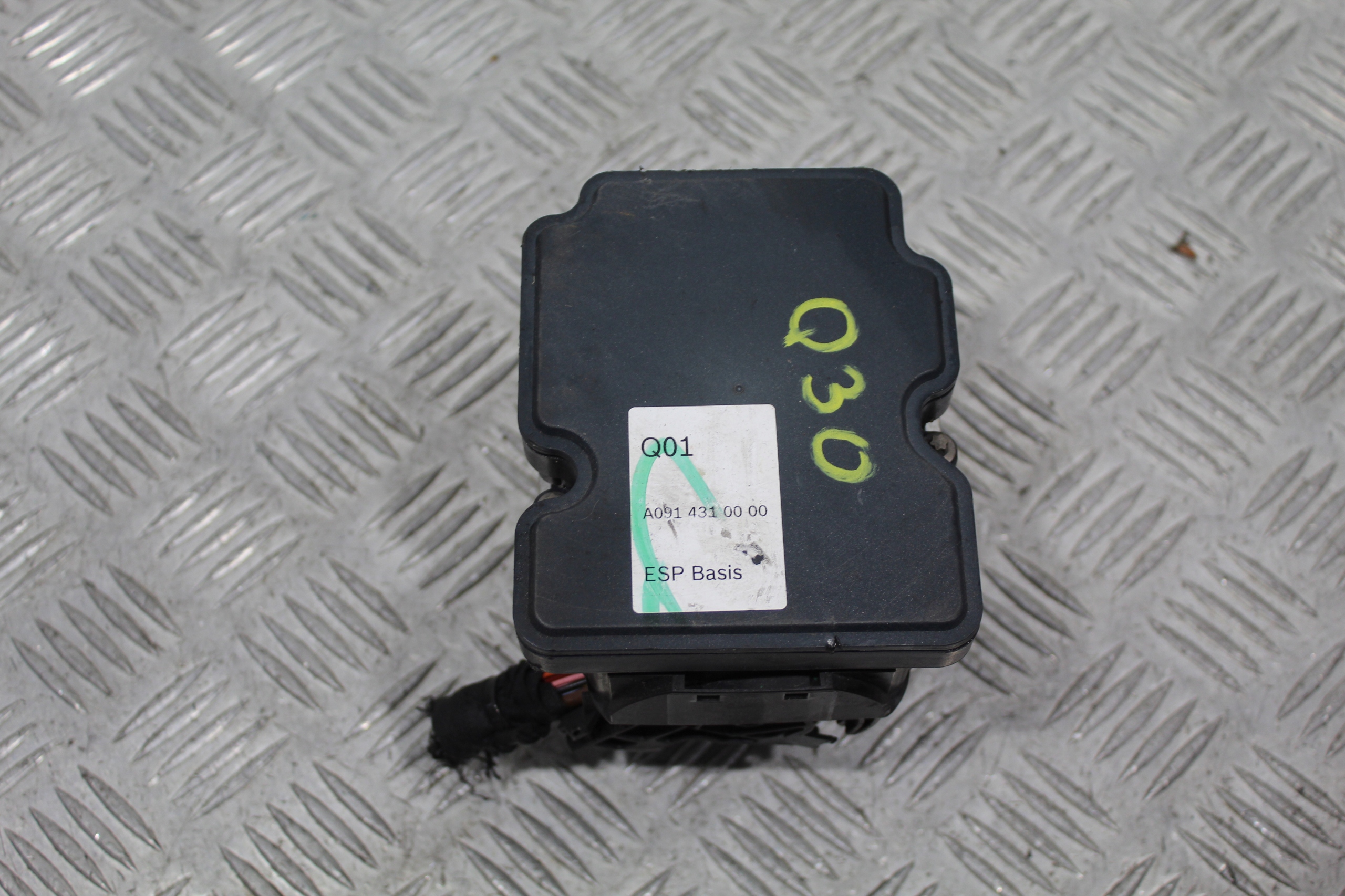 POMPA ABS INFINITI Q30 A0914310000