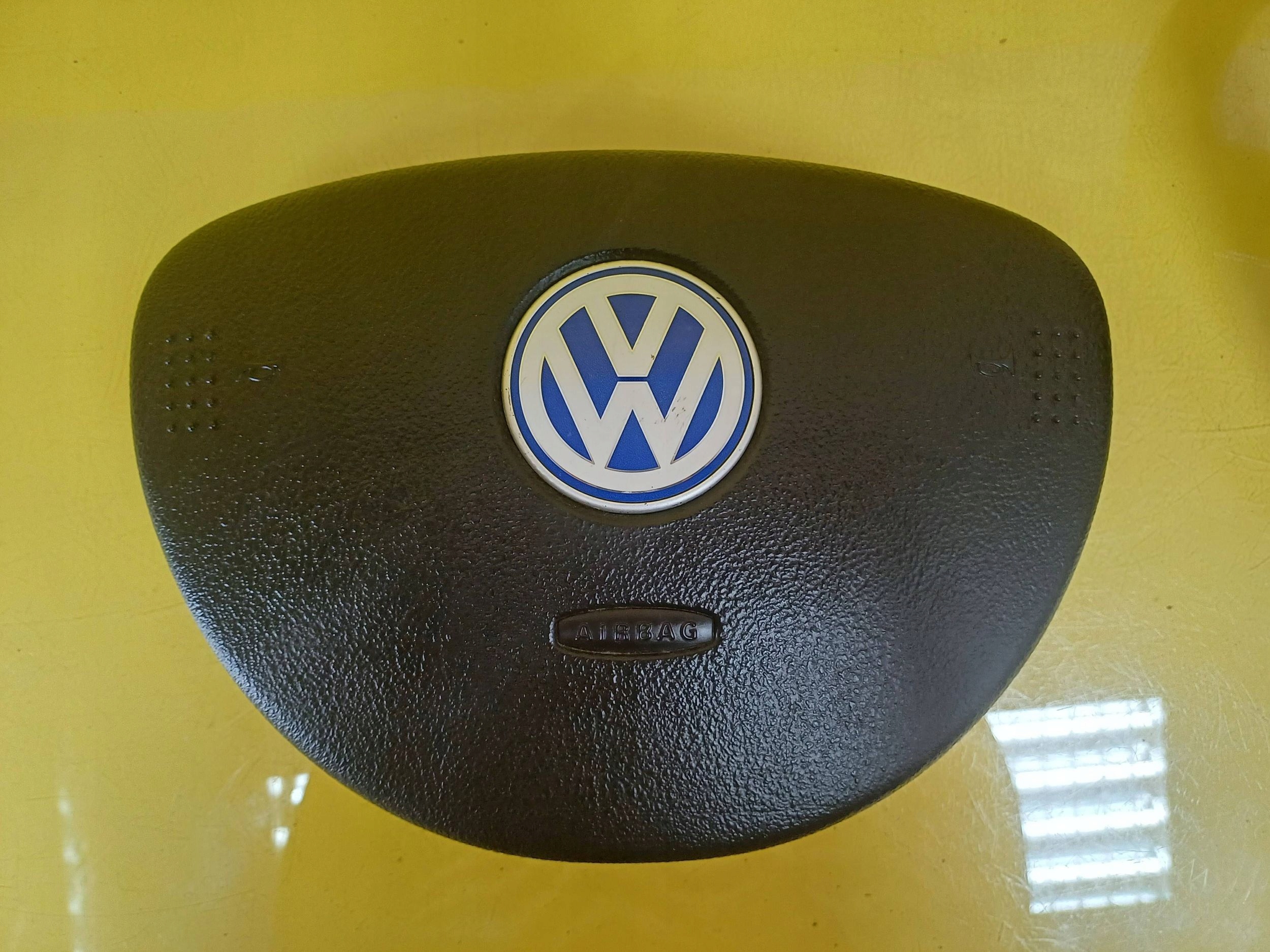 руль с vw NEW BEETLE 1C0419091M NR69