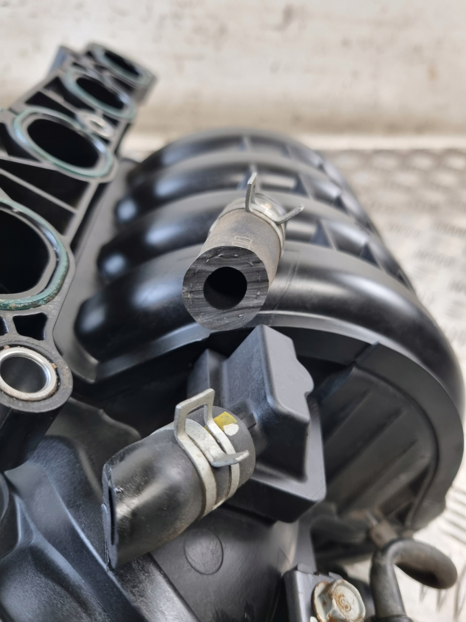 sacie potrubie KIA CEED III 1.4B