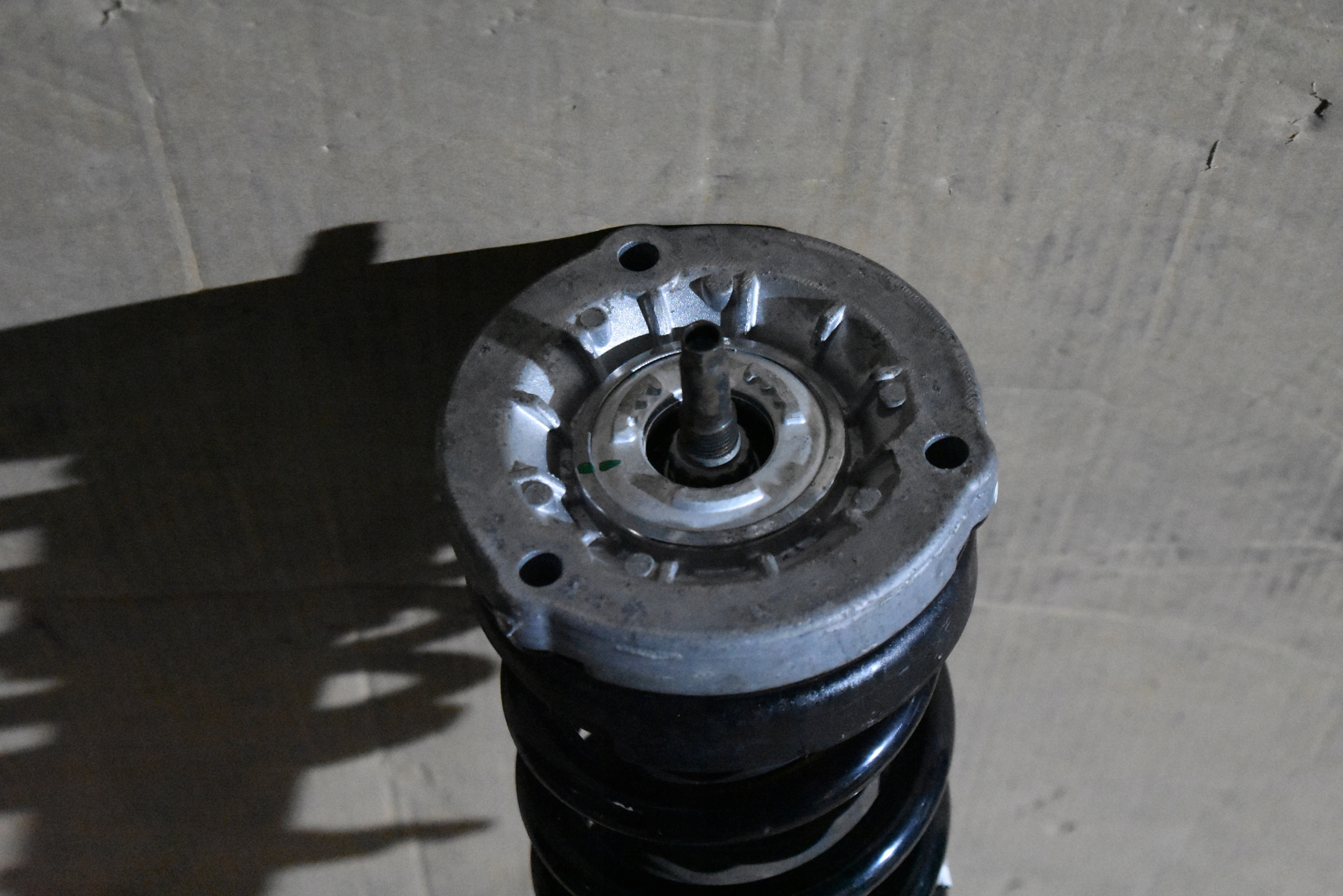 perfect condition shock absorber front left EDC BMW F90 F93 1 9