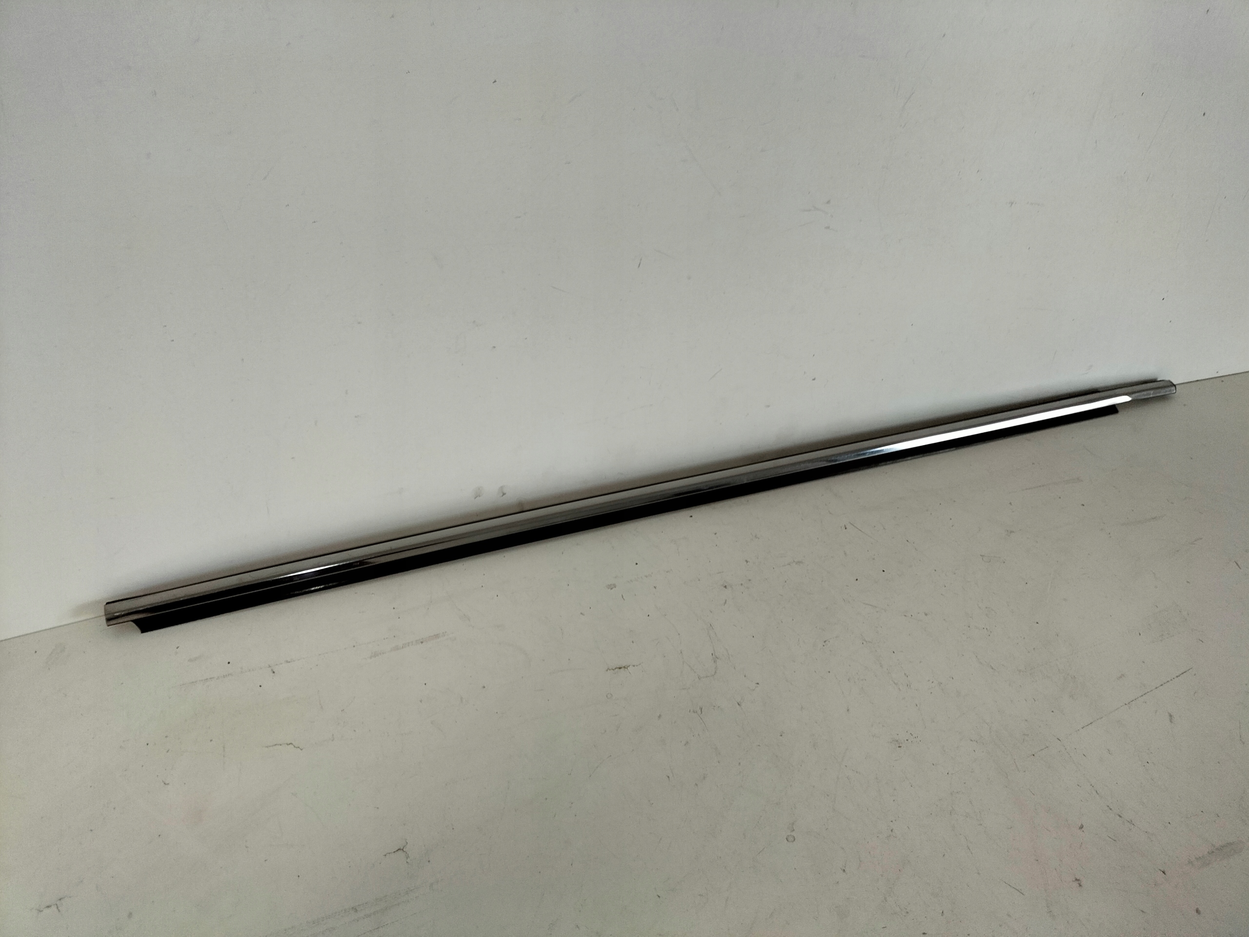 moulding dust front front right TOYOTA AURIS II 12