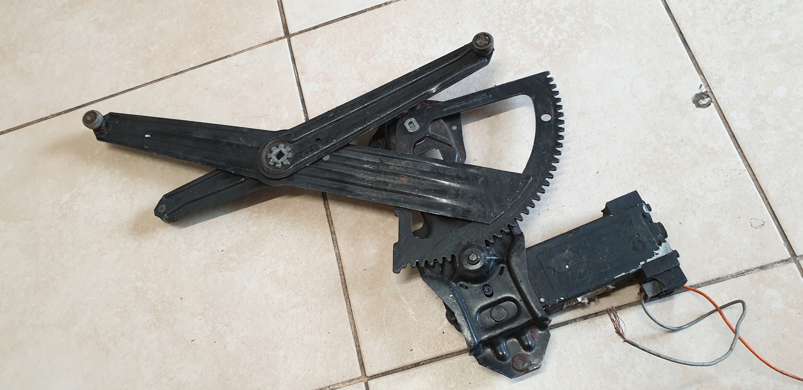 window regulator mini motor right PEUGEOT 205 OE
