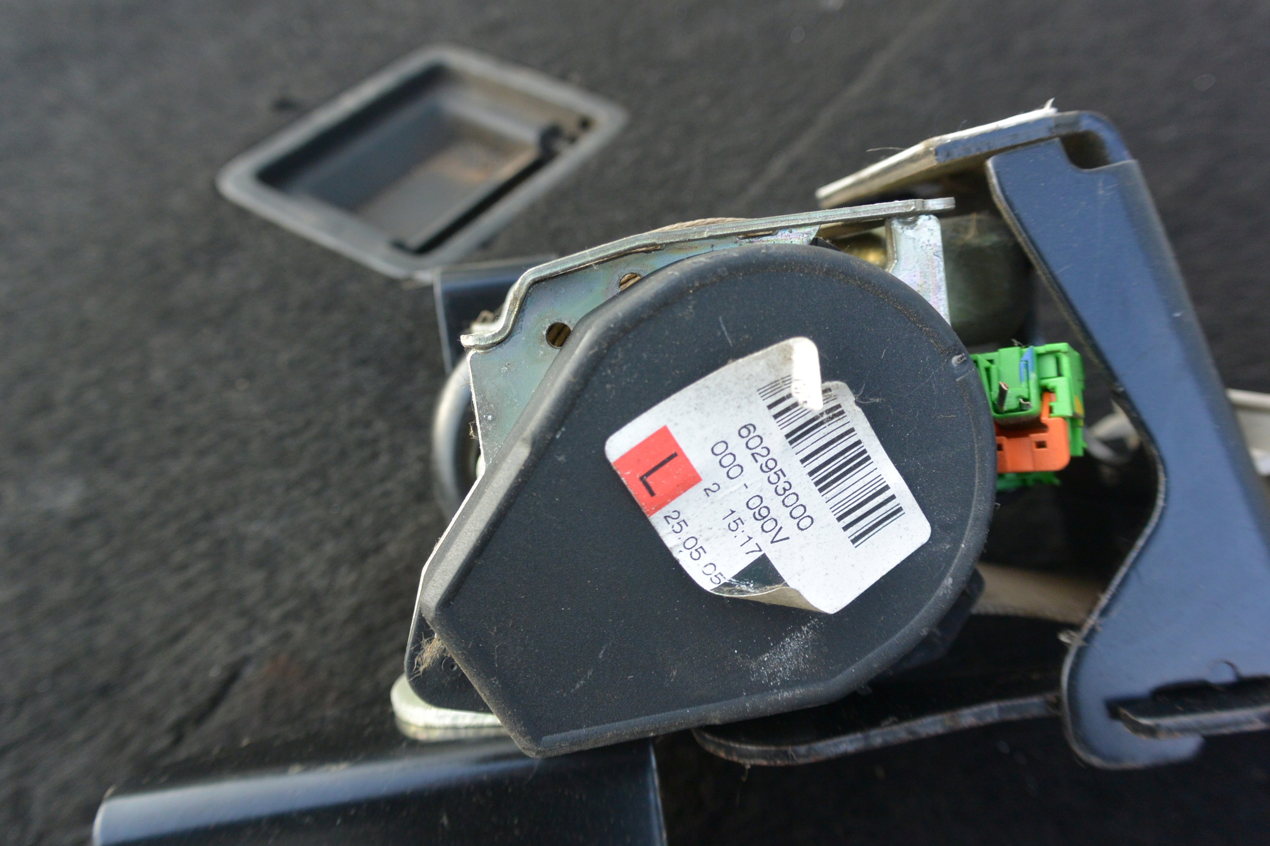 GURTEN SICHERHEITS LINKS HECK OHNE MERCEDES CLS W219