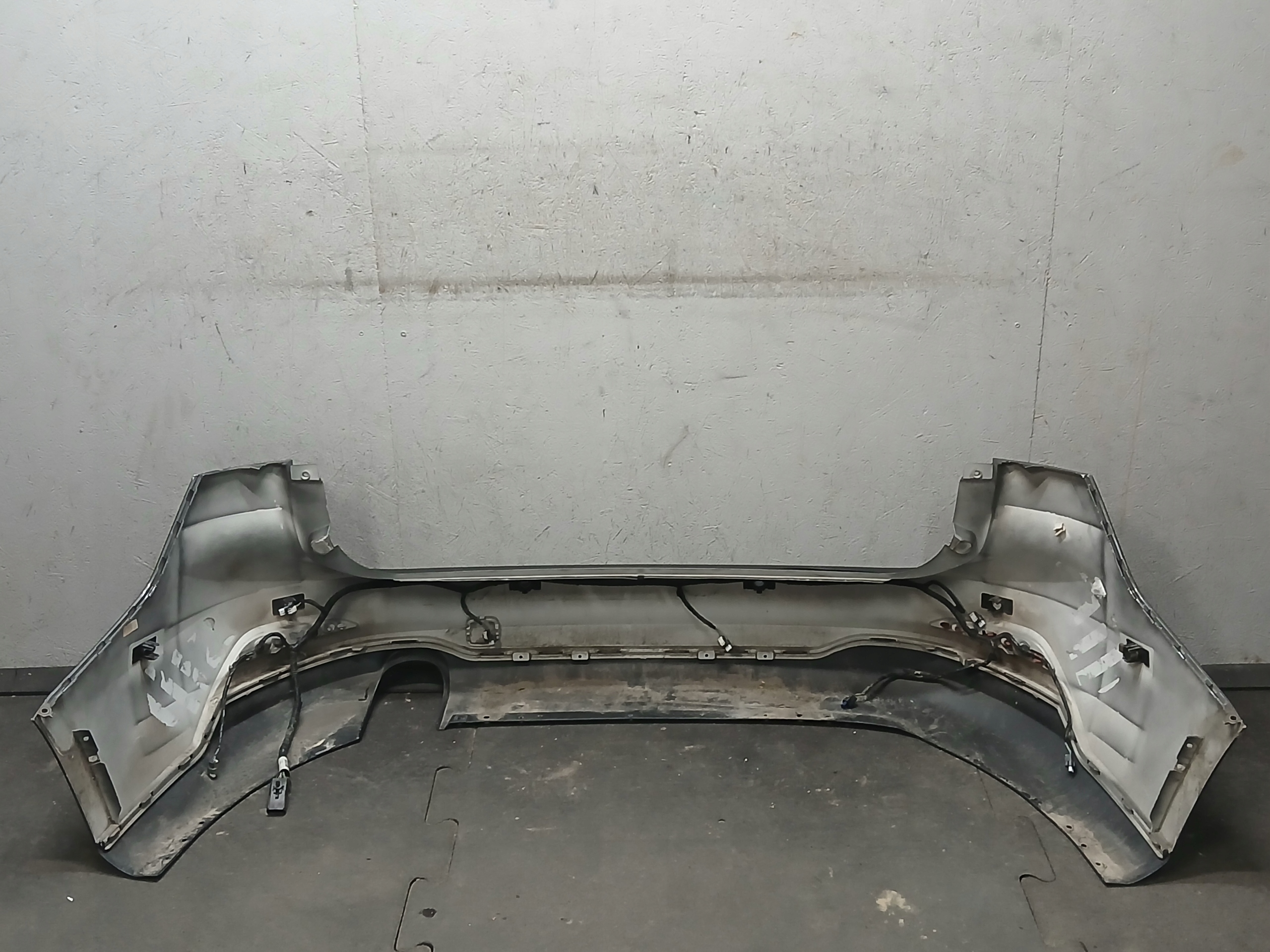 nárazník zadok FORD FOCUS MK4 KOMBI