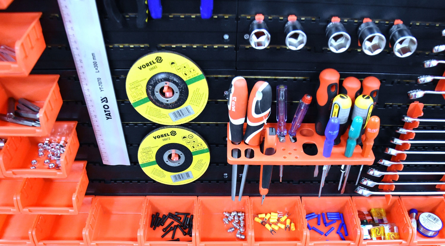 TABLICA NARZĘDZIOWA WARSZTATOWA POJEMNIKI 190x54cm Rodzaj tablica z elementami