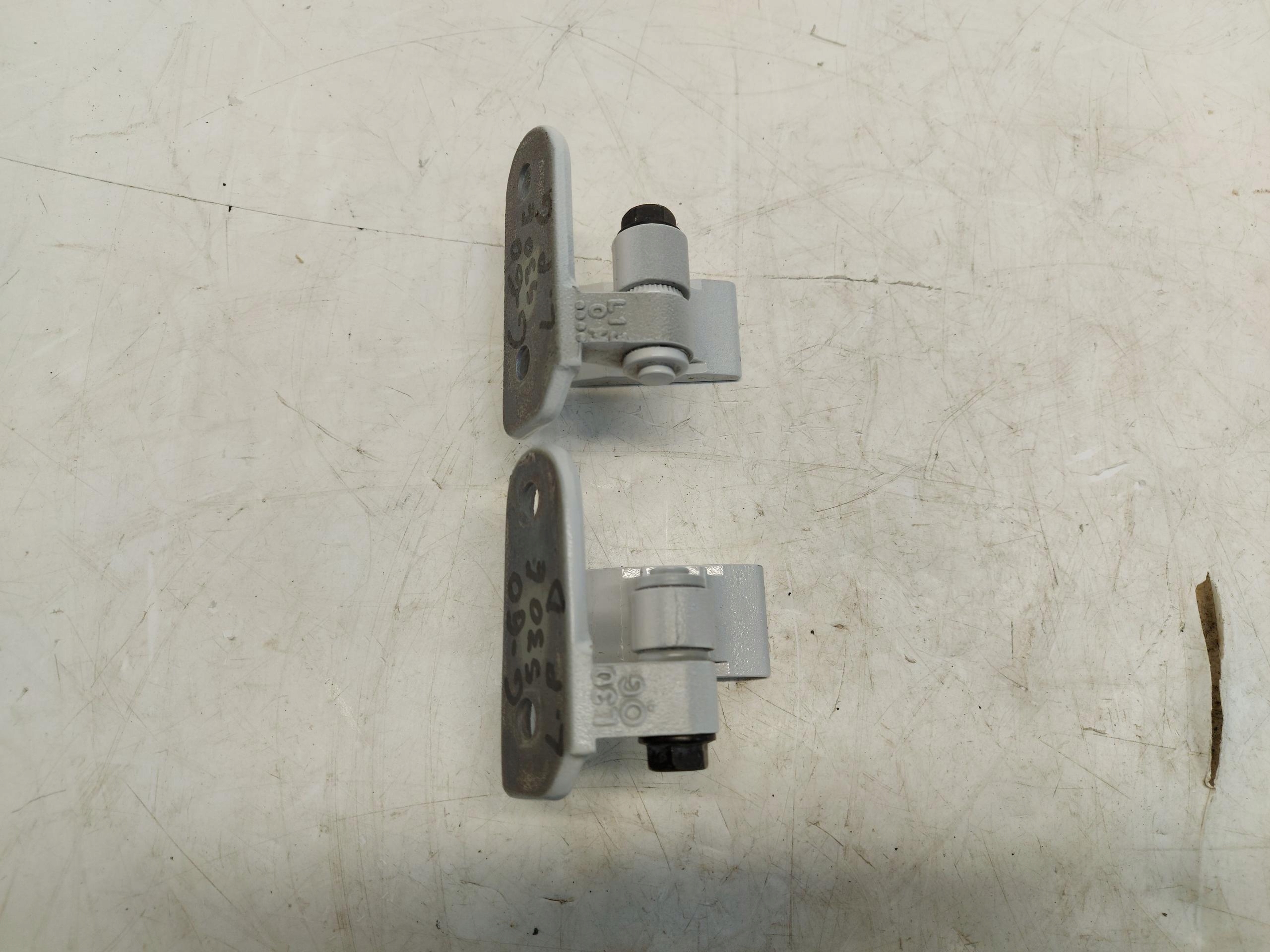 BMW 5 G60 530E x-drive hinge door front left gora dol komplet