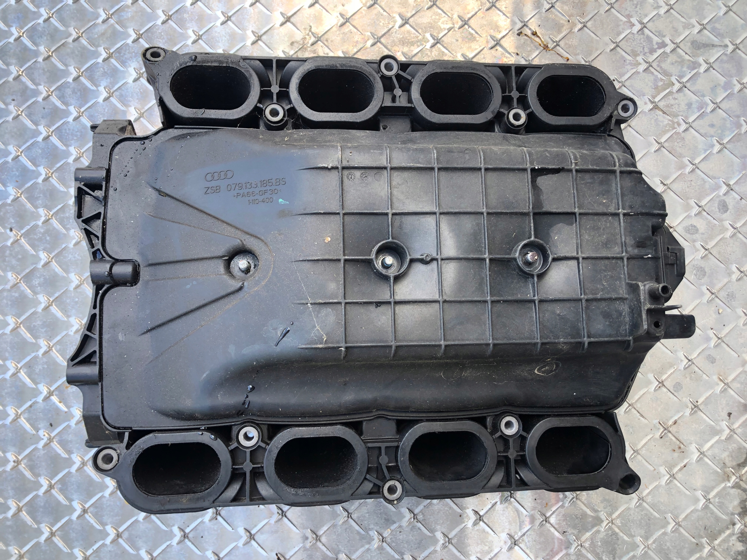 intake manifold AUDI RS4 RS5 4.2 V8 079133185BS