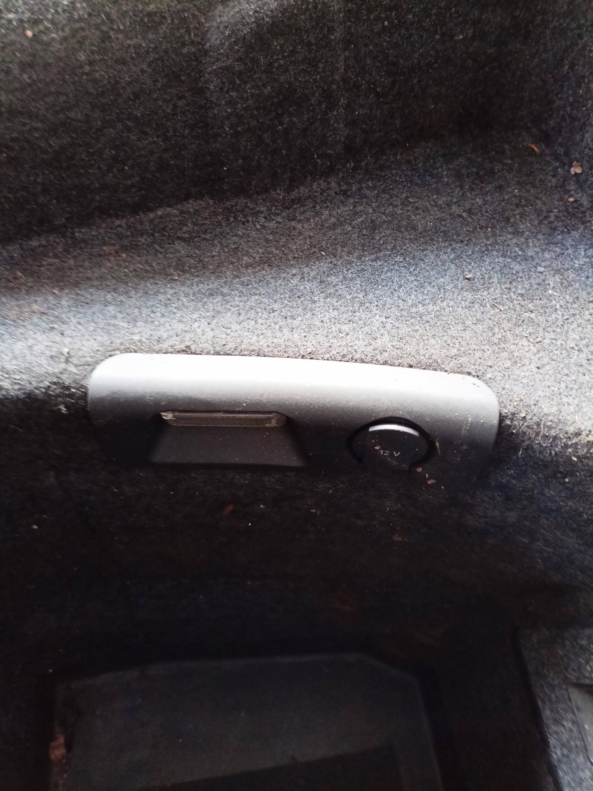 AUDI R8 CARTER / COUPE PORTE COFFRE HAYON INSERT