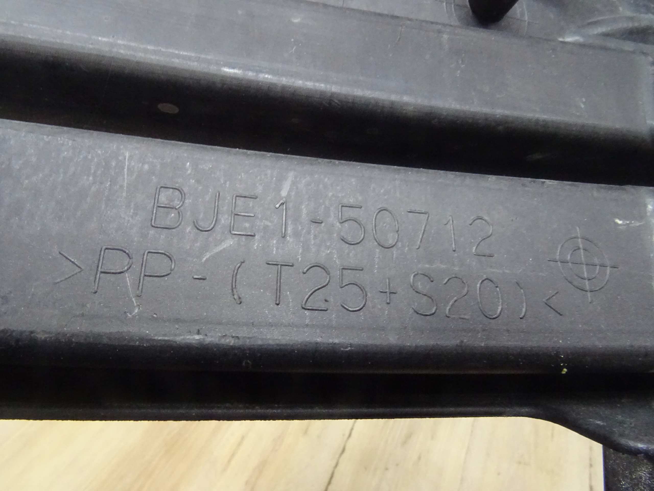 Mazda 3 BM Kühlergrill FRONTGRILL Kühlergitter BJE150712M - Thumbnail 9
