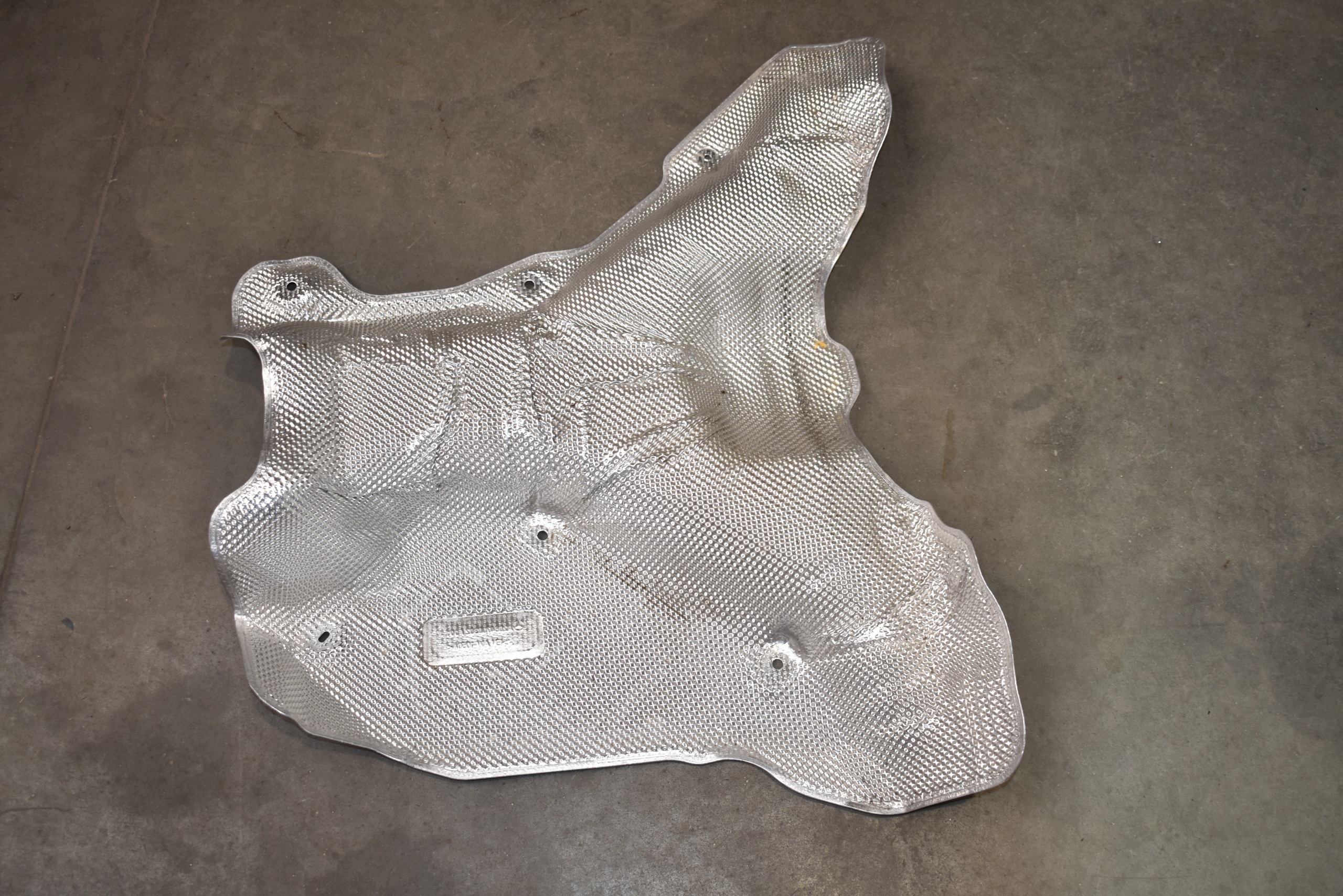 IDEALNA Blende Abdeckung TERMICZNA MERCEDES W206 1