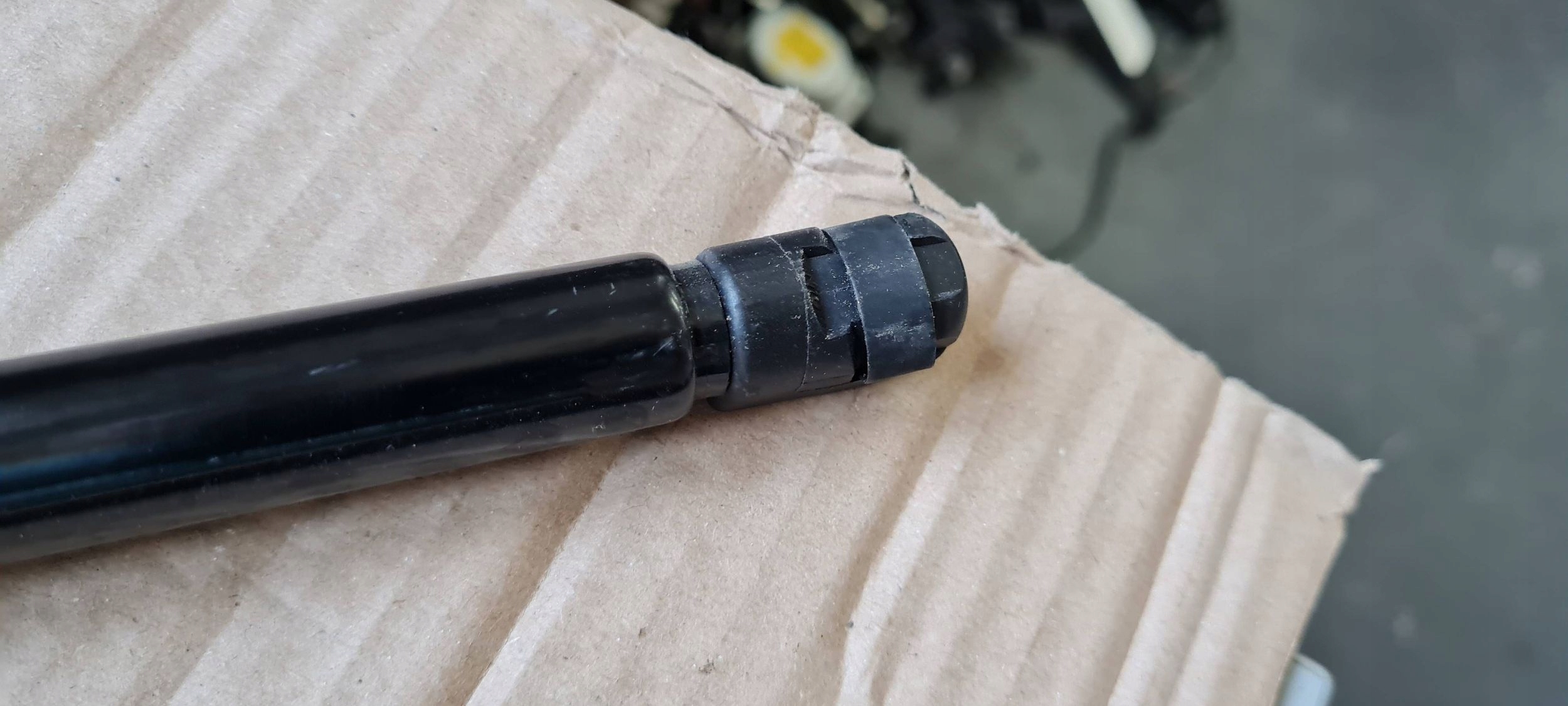 S3 8Y A3 shock absorber damper bonnets front SPORTBACK 8Y0823359D