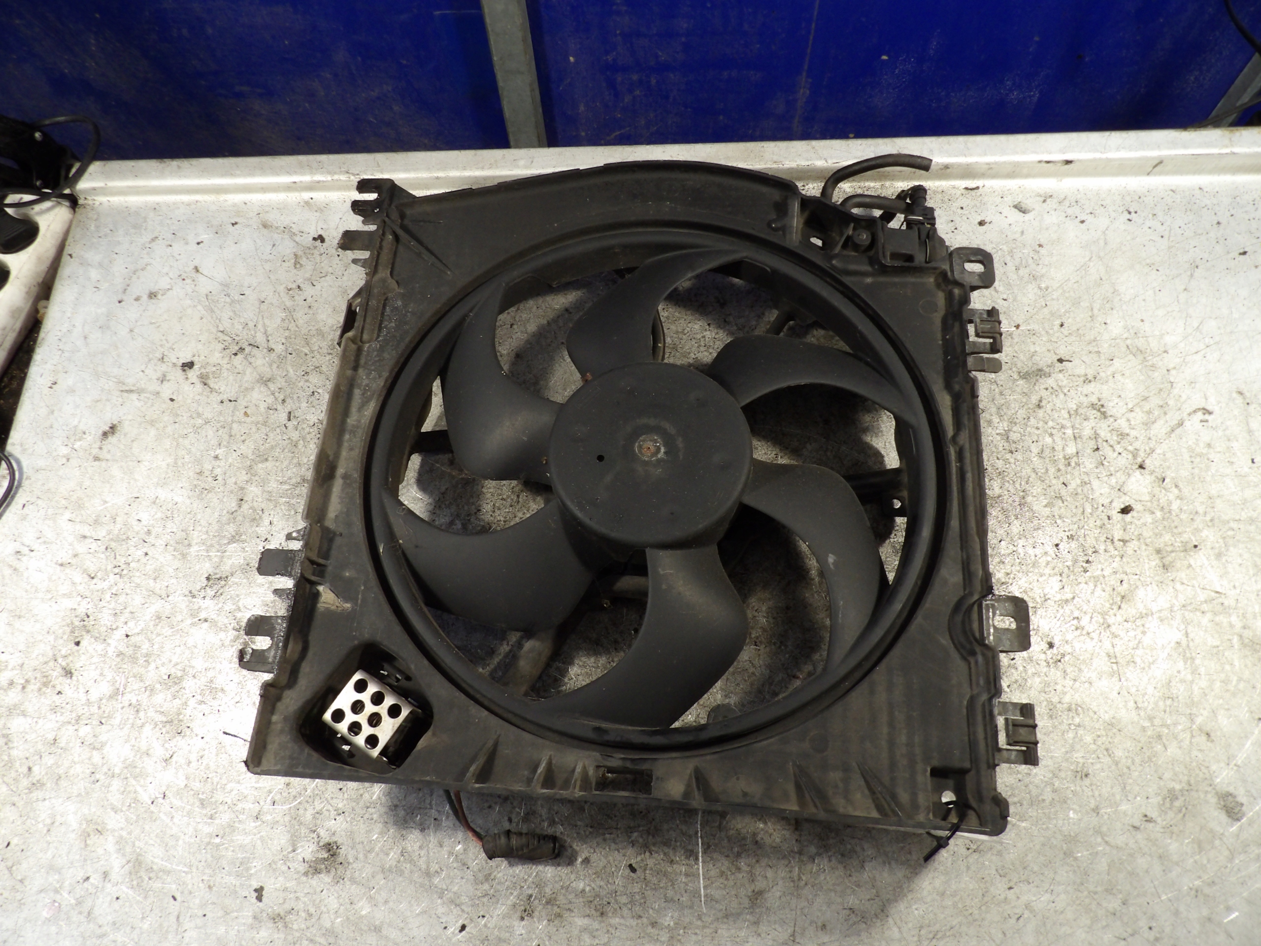 Renault Clio III ventilátor chladiče 1,5DCI