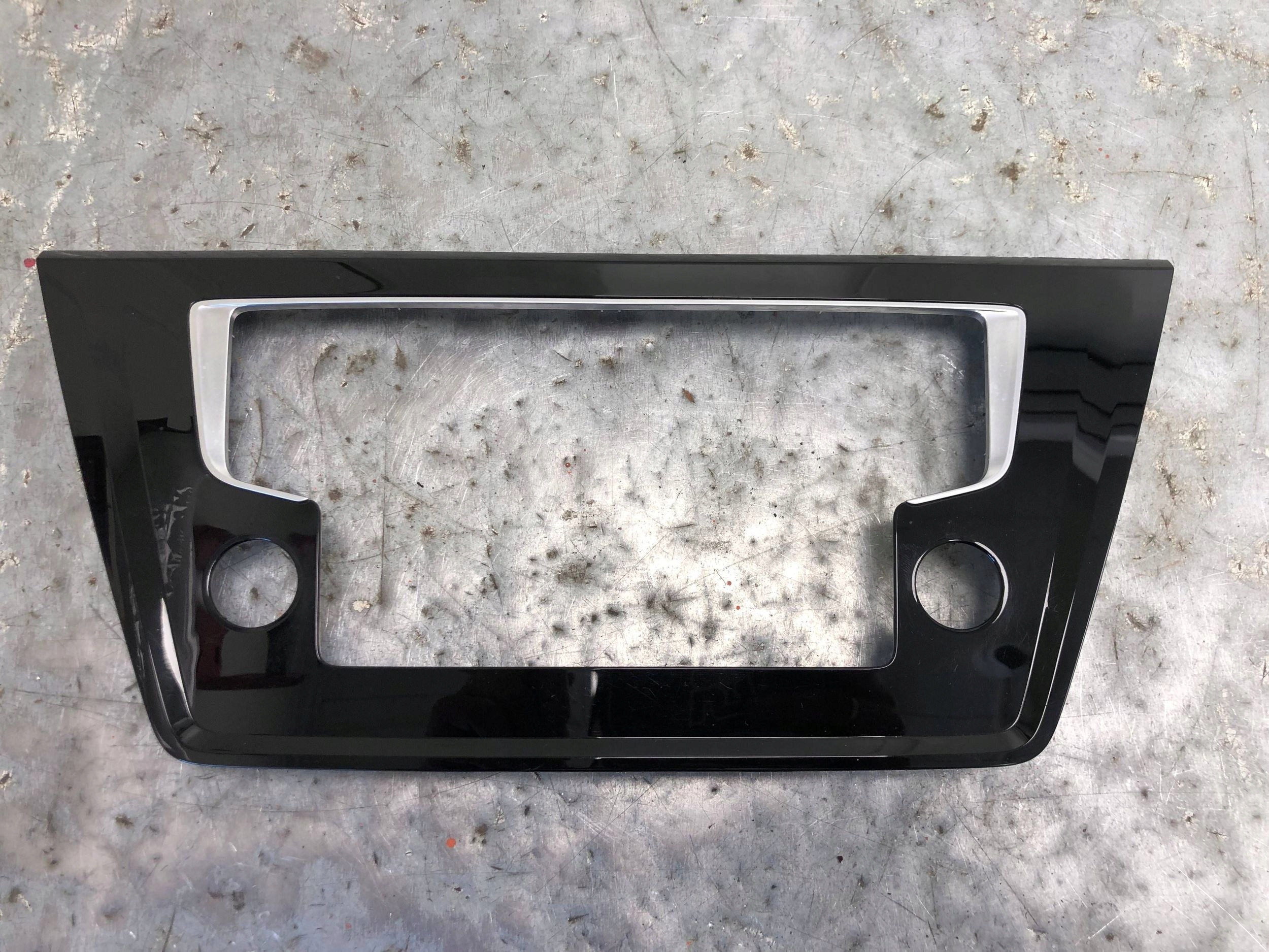 DEKOR frame RADIA VW TOURAN III 5TB858071