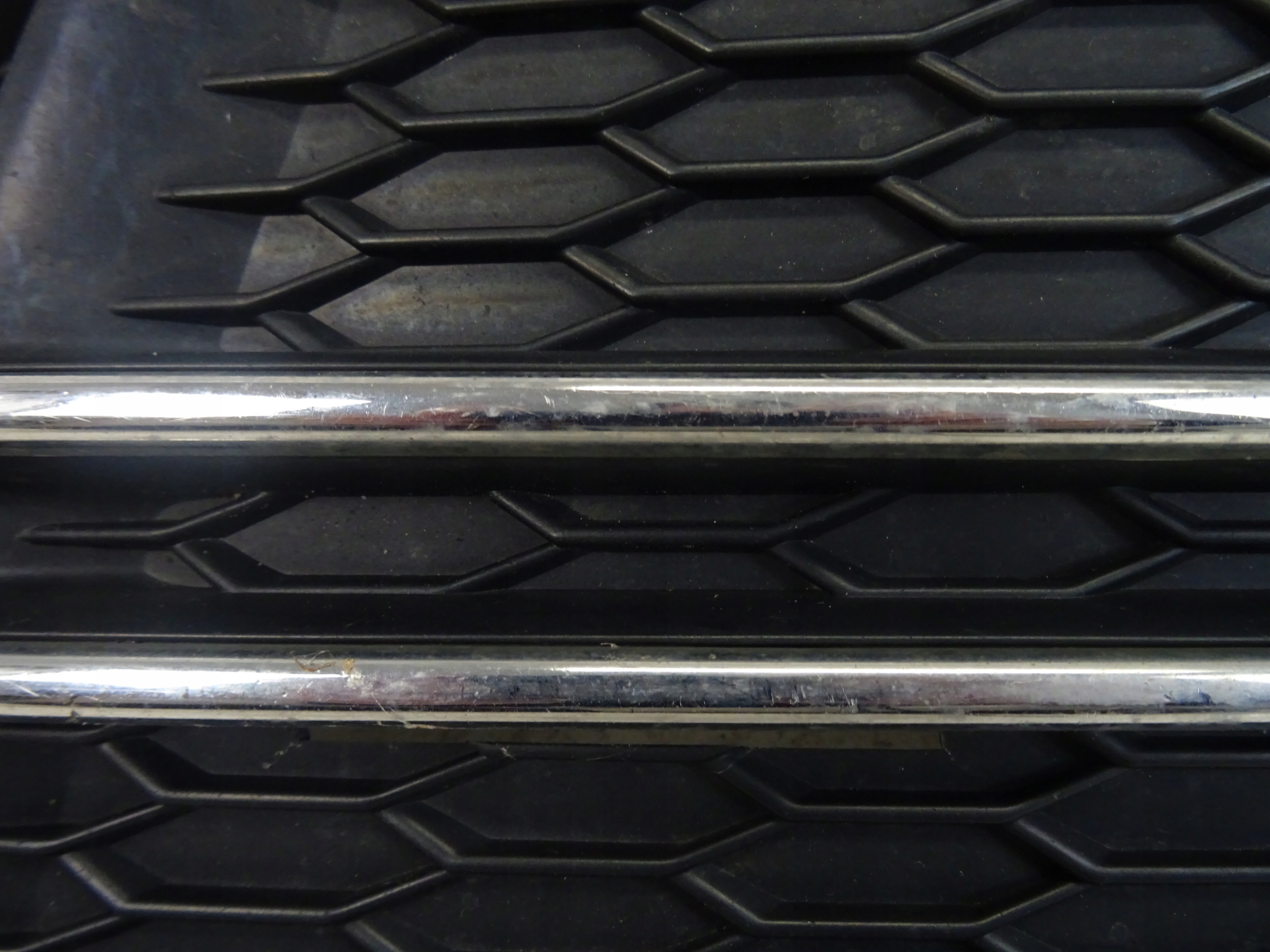 grid of a bumper front front left AUDI A4 B9 S-LINE 8W0807681F