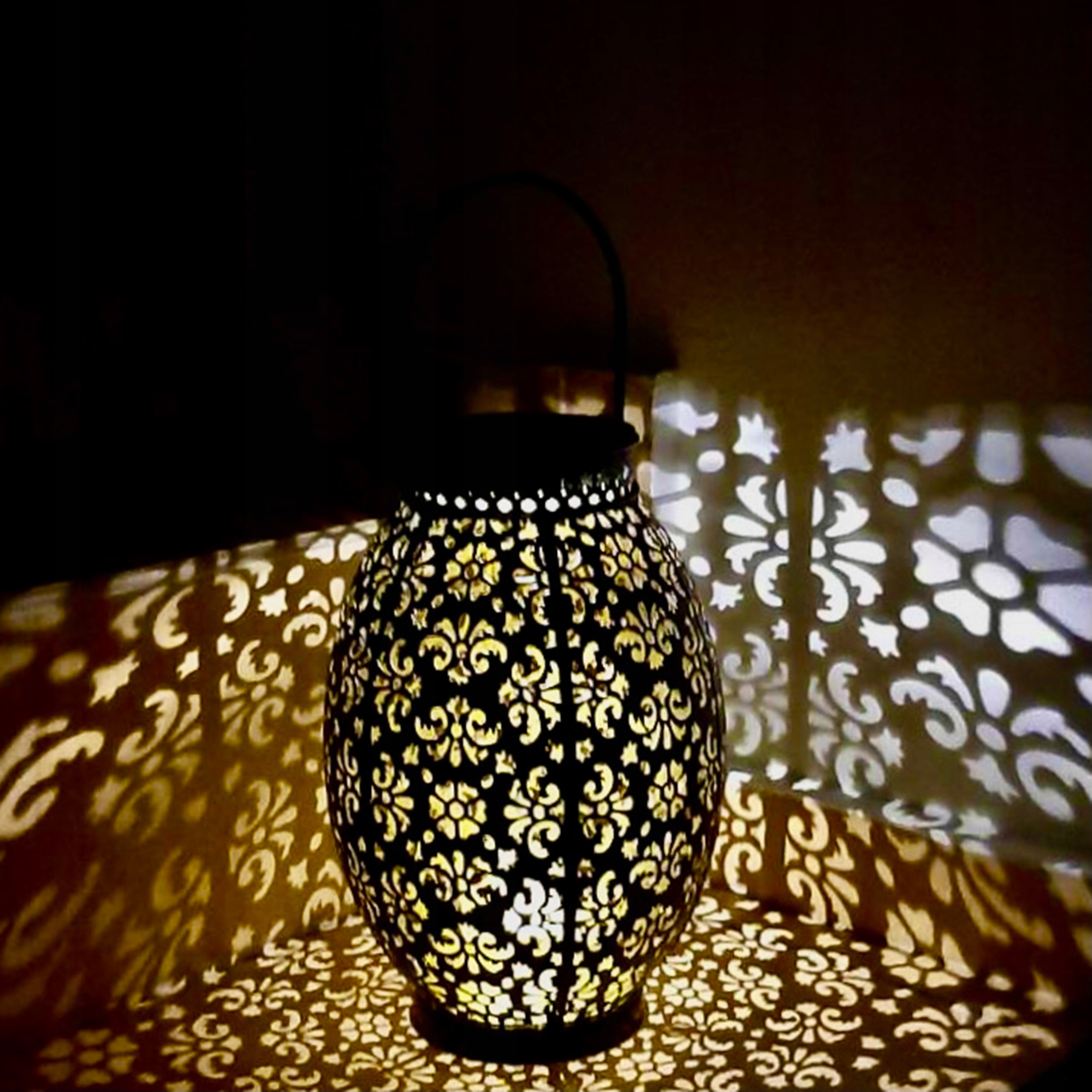 LAMPKA LAMPA SOLARNA LATARENKA BALKONOWA OGRODOWA Kolor biały