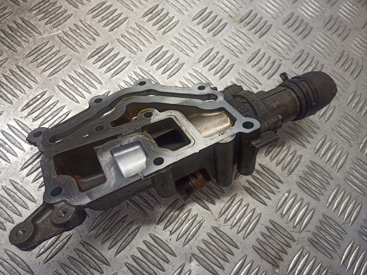 Renault OE 8200338668 obudowa termostatu