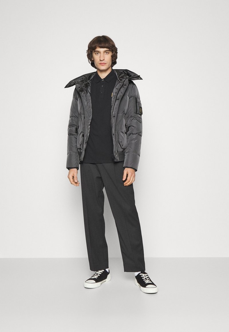 Zimní péřová bunda Belstaff 38