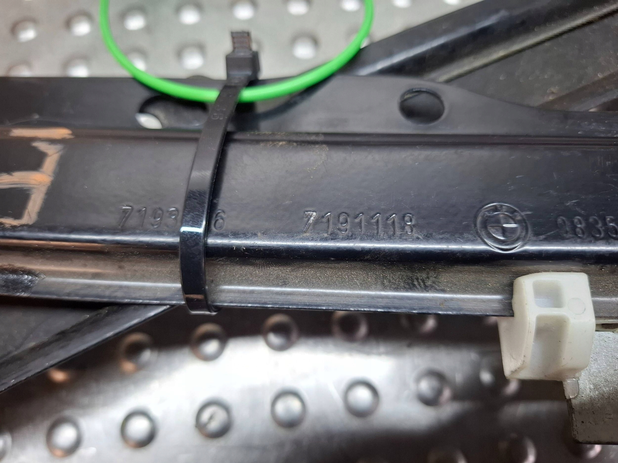 window regulator right front EU 7191118 BMW E92 E93