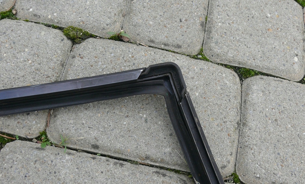 moulding CHROM windows left rear part MERCEDES W140 S-KLASA