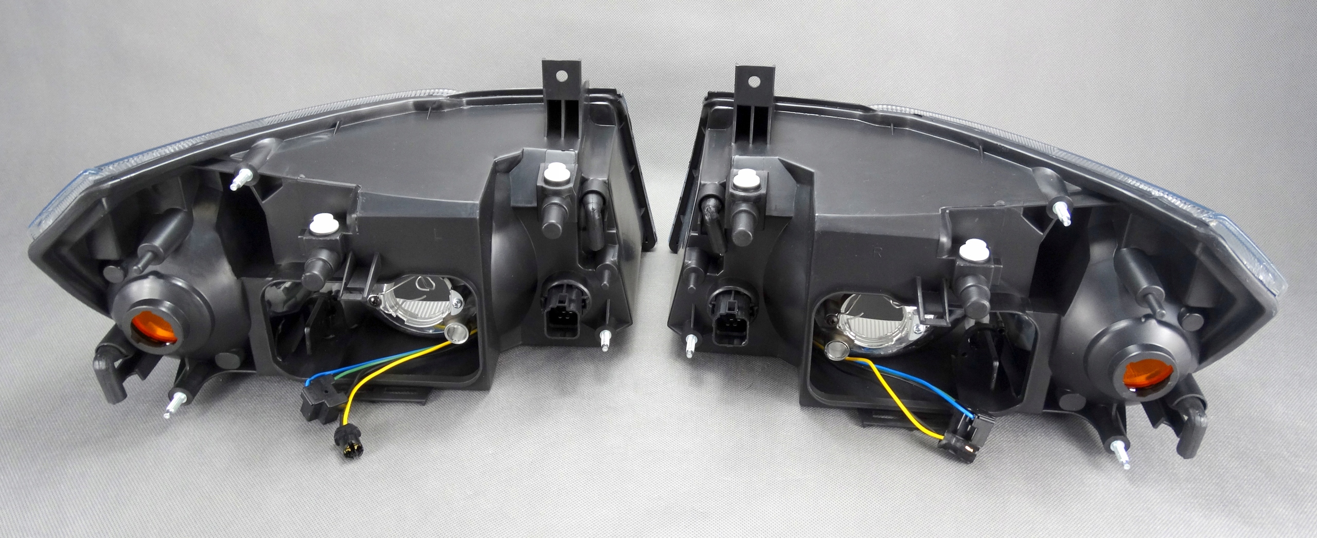 KOMPLET REFLEKTORÓW FORD TRANSIT 00-06 LAMPY PRZÓD Producent części BSG